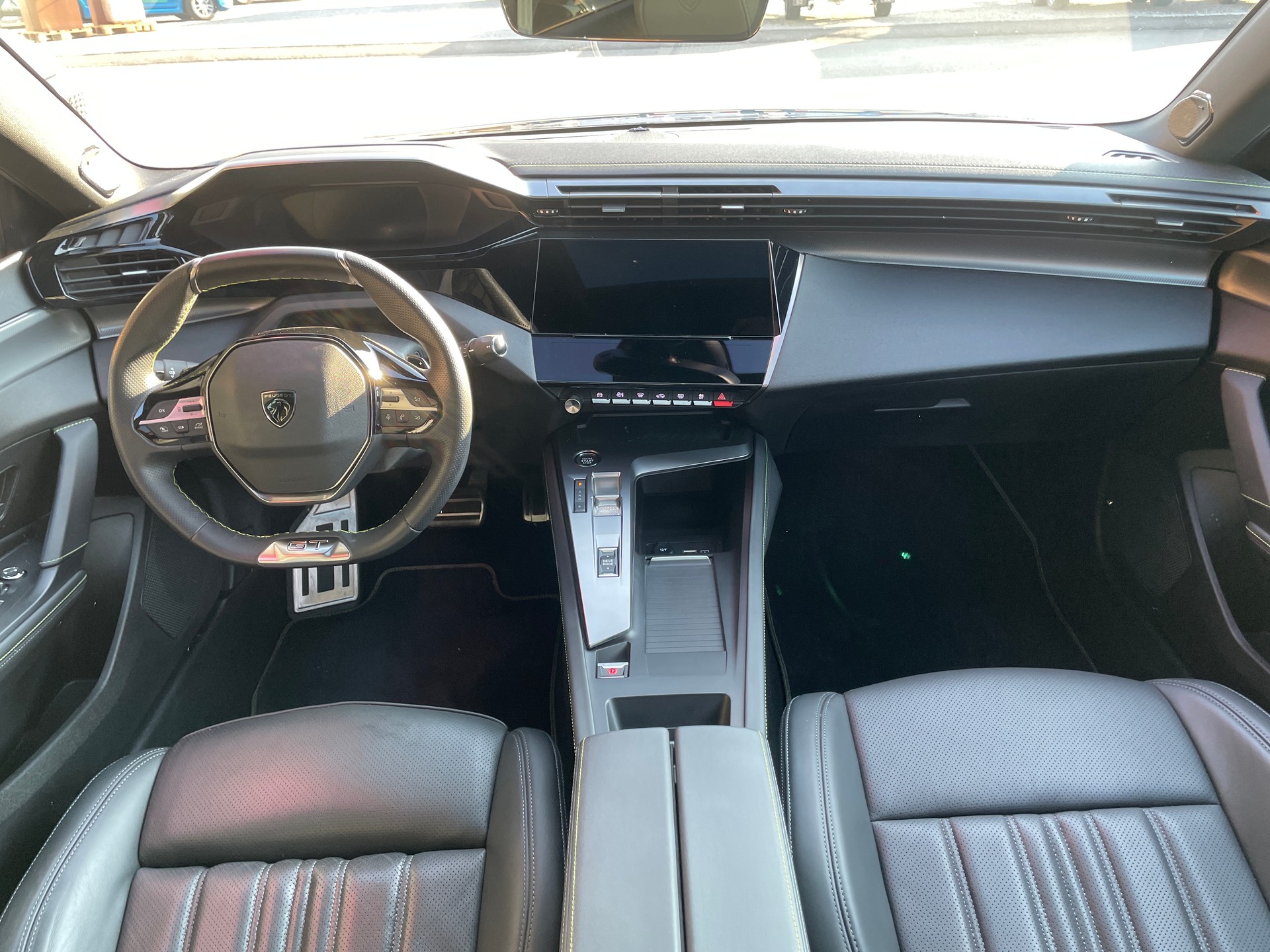 PEUGEOT 408 1.6 PHEV 225 GT-image-8