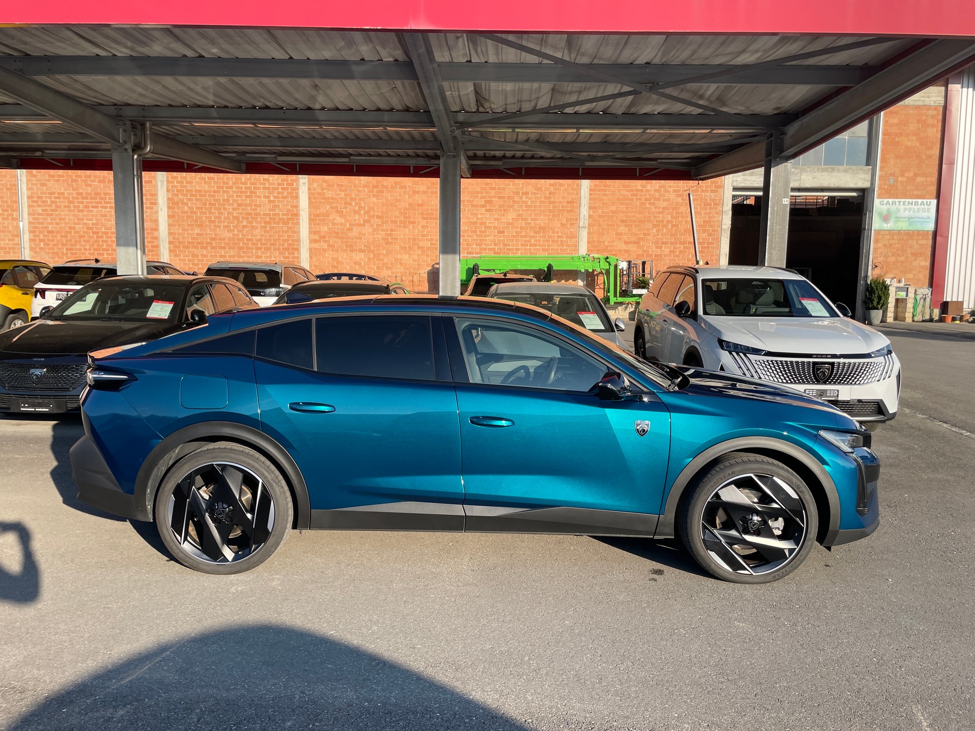 PEUGEOT 408 1.6 PHEV 225 GT-image-2