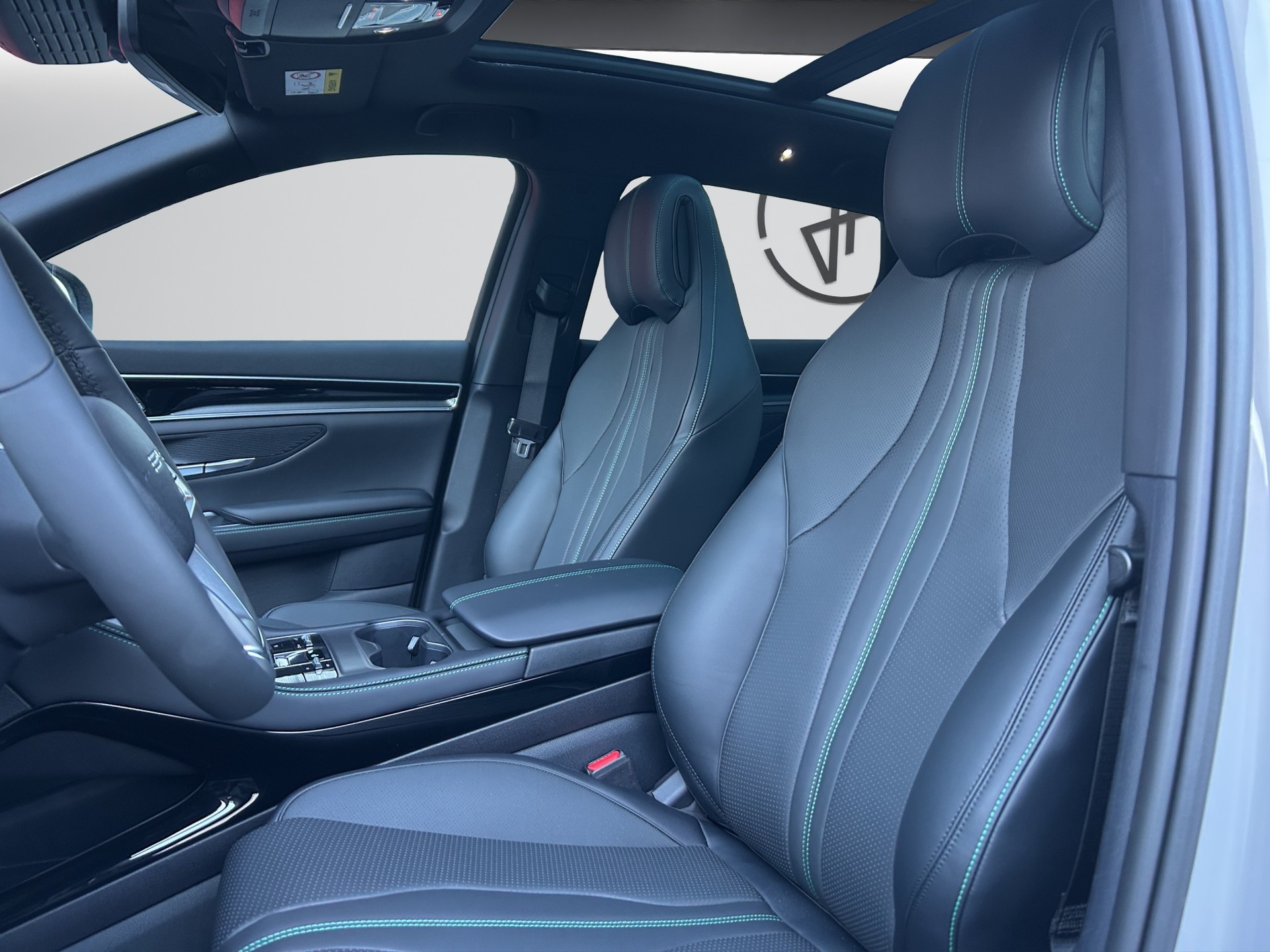 BYD Seal U DM-i Design AWD-image-10