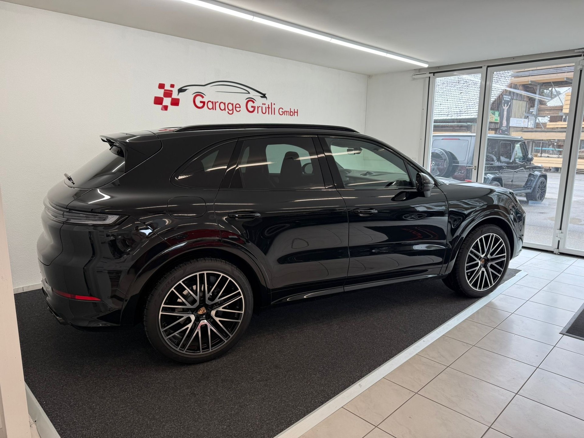 PORSCHE Cayenne 3.0 V6-image-2