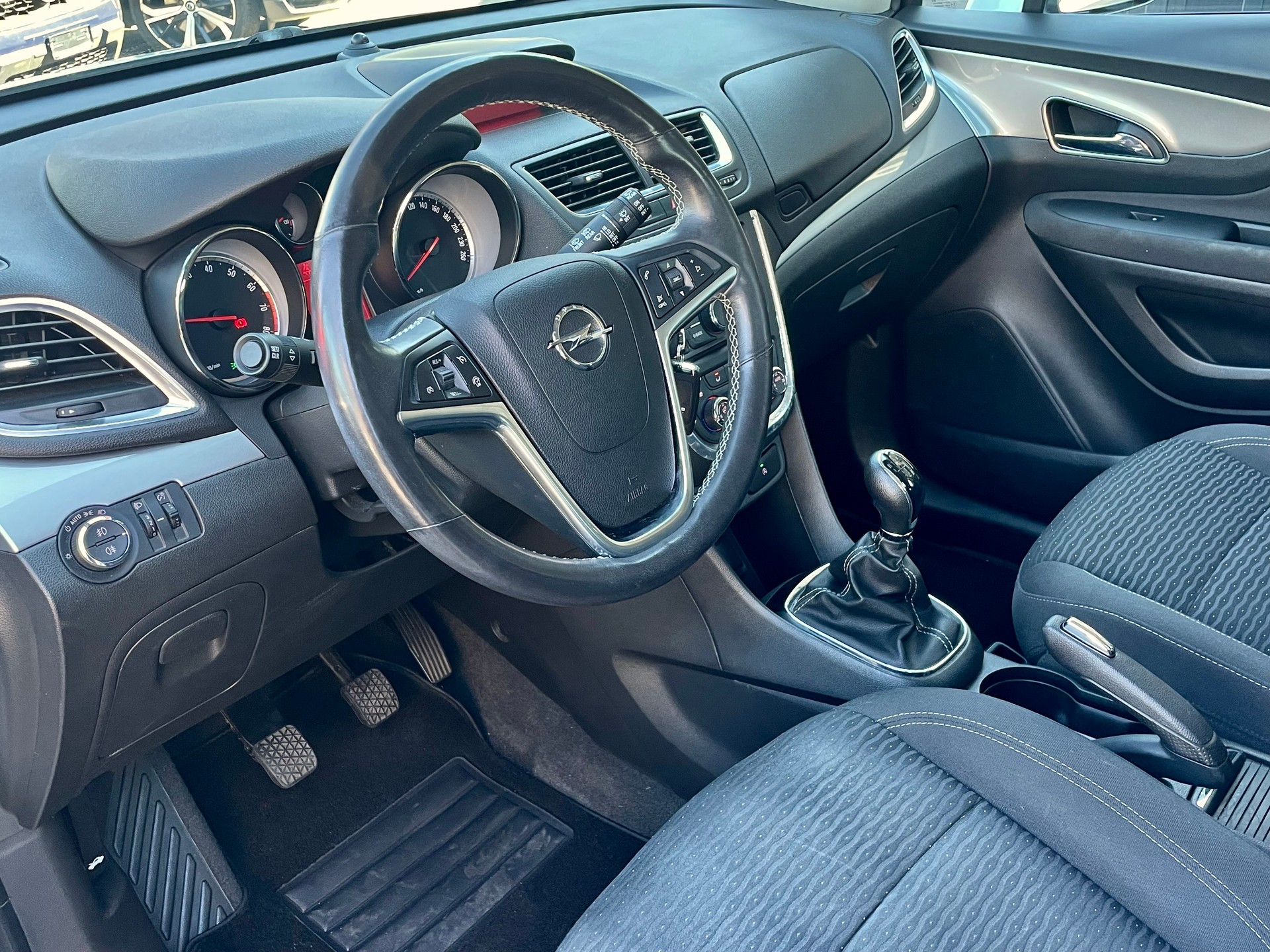 OPEL Mokka 1.4i 16V Turbo Drive 2WD-image-2