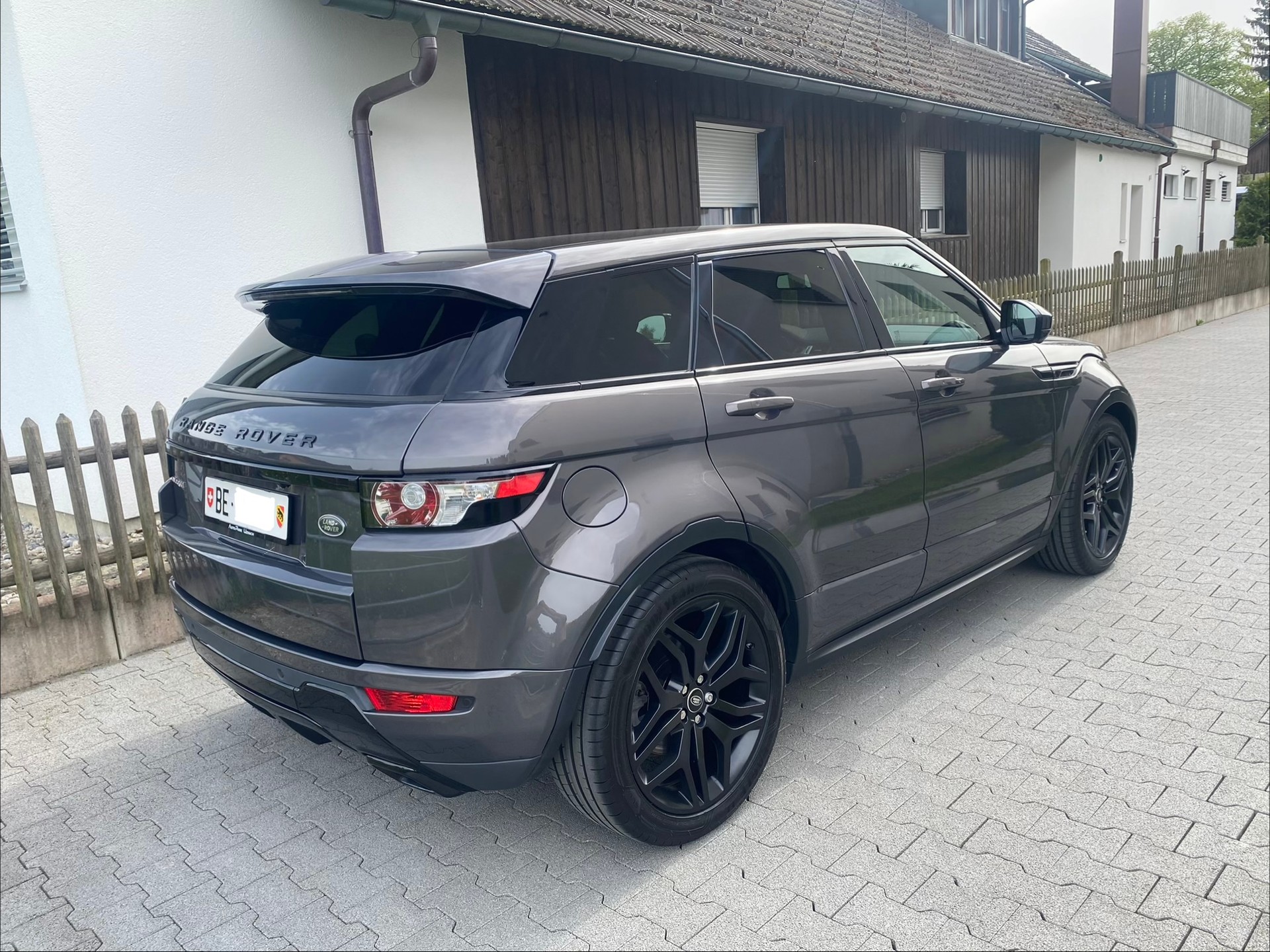 LAND ROVER Range Rover Evoque 2.0 TD4 HSE AT9-image-1