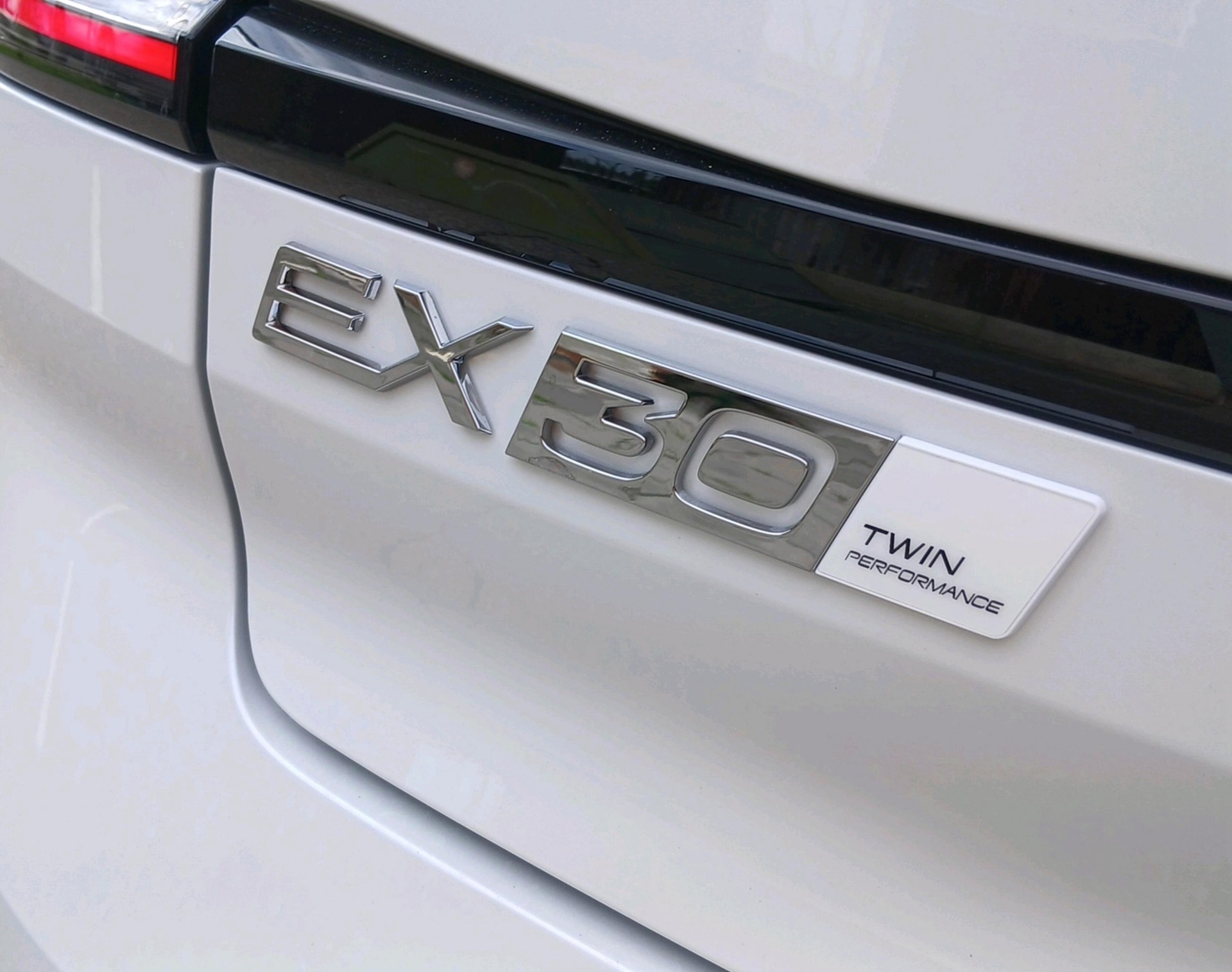 VOLVO EX 30 E60 Twin Ultra Performanc-image-17