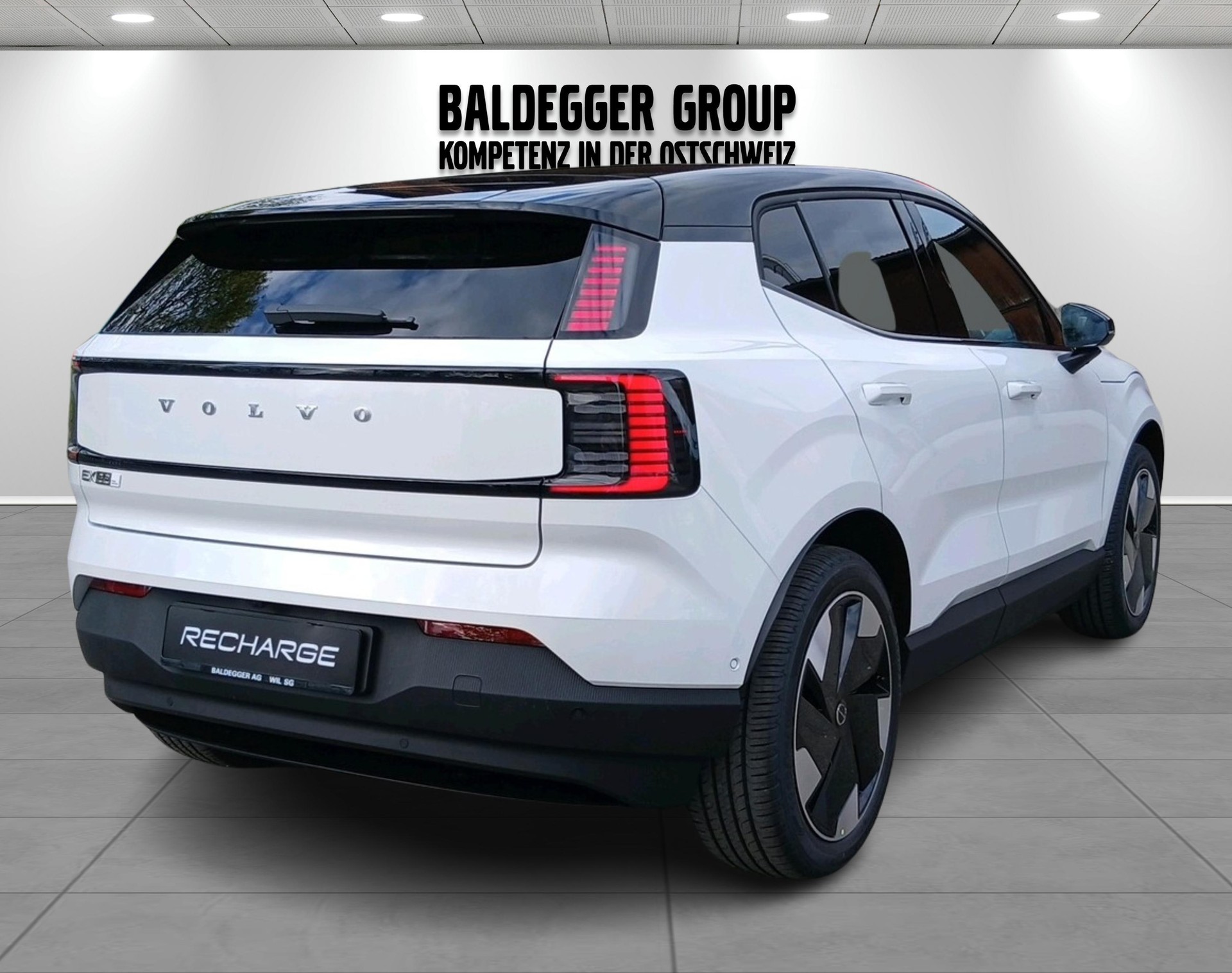 VOLVO EX 30 E60 Twin Ultra Performanc-image-1