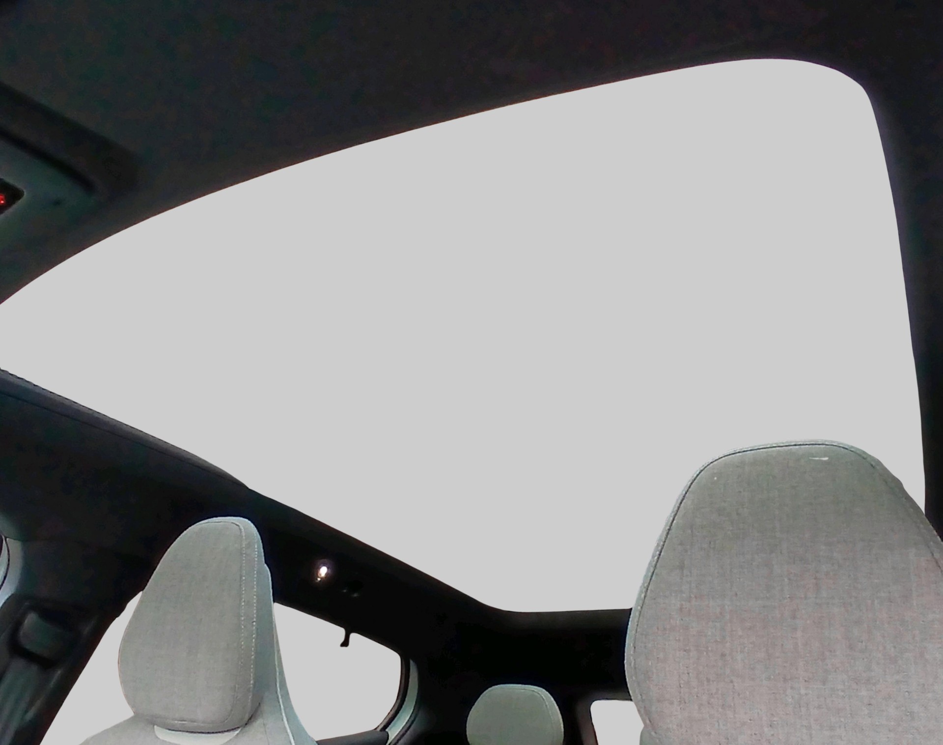 VOLVO EX 30 E60 Twin Ultra Performanc-image-15
