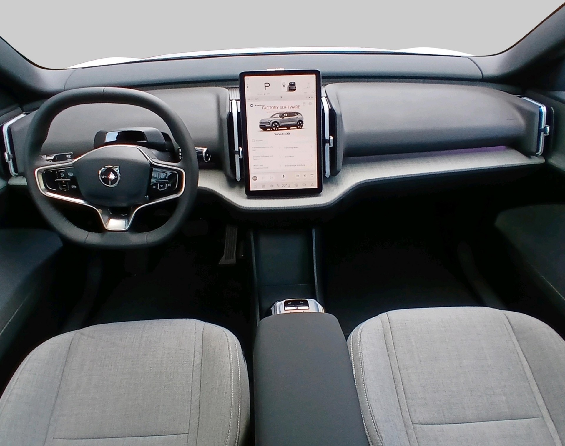 VOLVO EX 30 E60 Twin Ultra Performanc-image-4