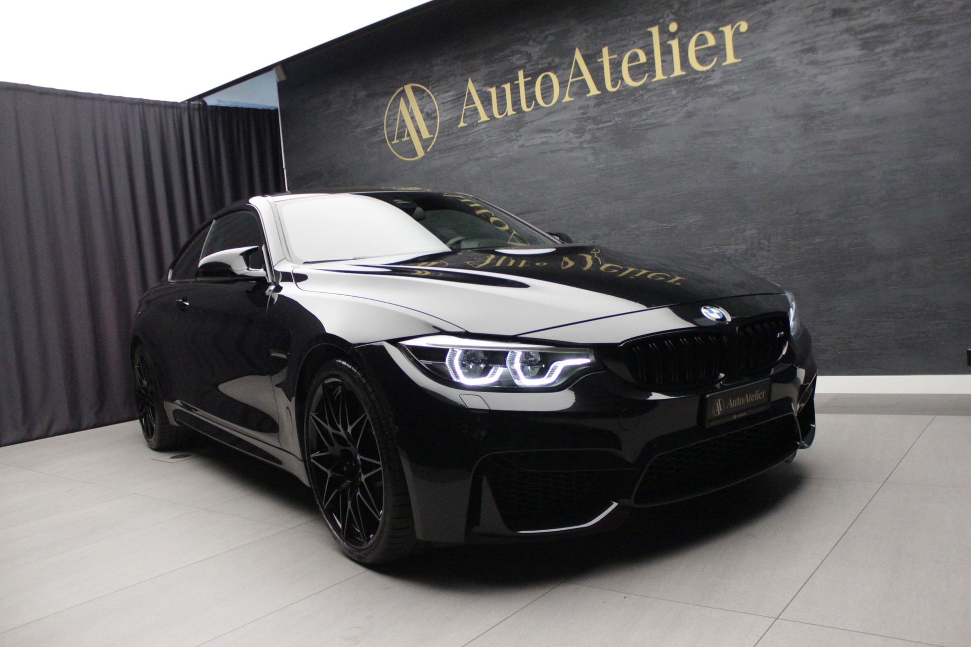 BMW M4 Coupé Competition DKG-showroom-element-3