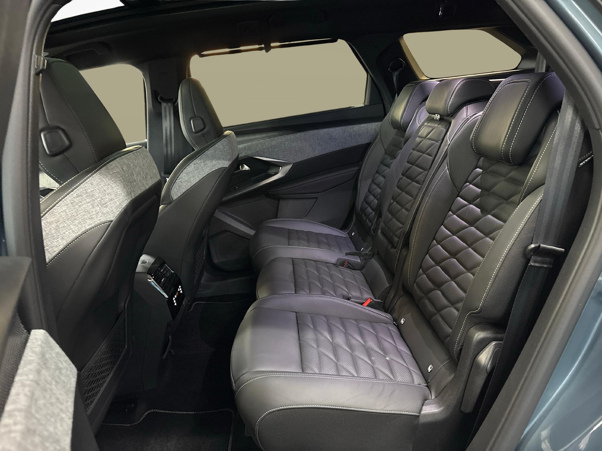 PEUGEOT 5008 1.2 Hybrid GT-image-11