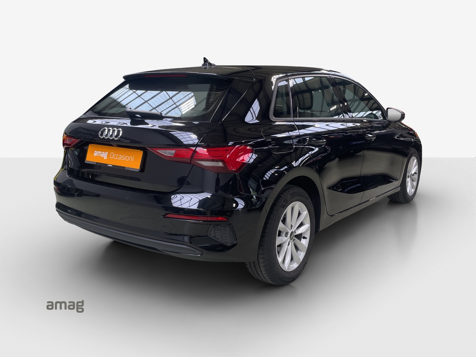 AUDI A3 Sportback 35 TFSI Attraction S-tronic-image-4