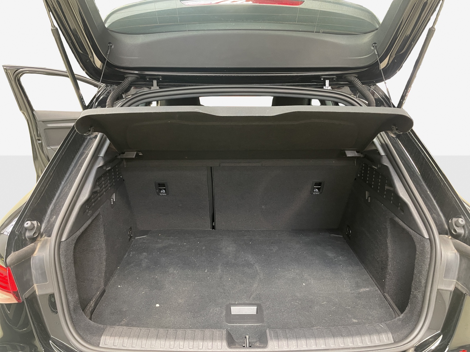 AUDI A3 Sportback 35 TFSI Attraction S-tronic-image-12