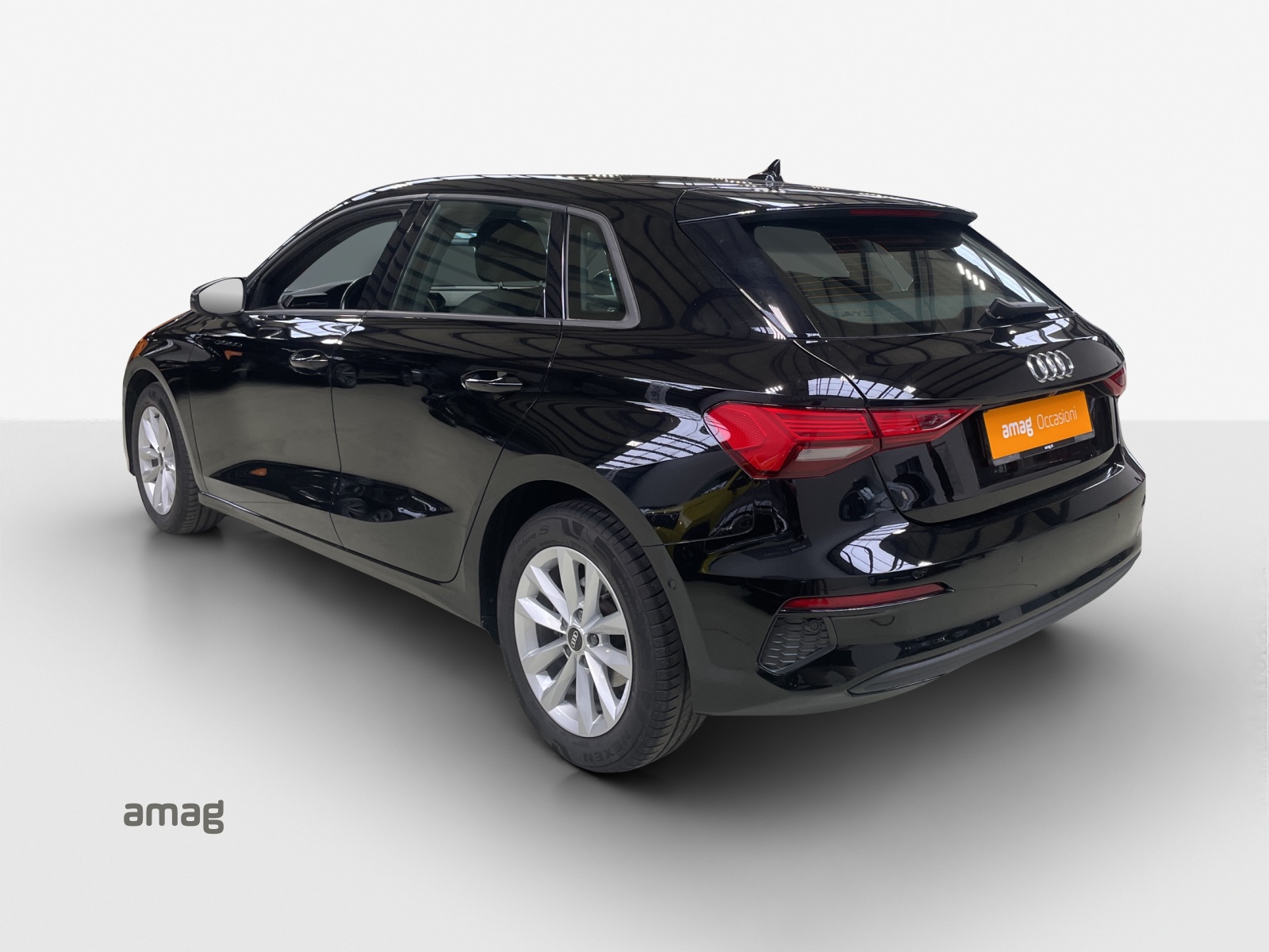 AUDI A3 Sportback 35 TFSI Attraction S-tronic-image-2