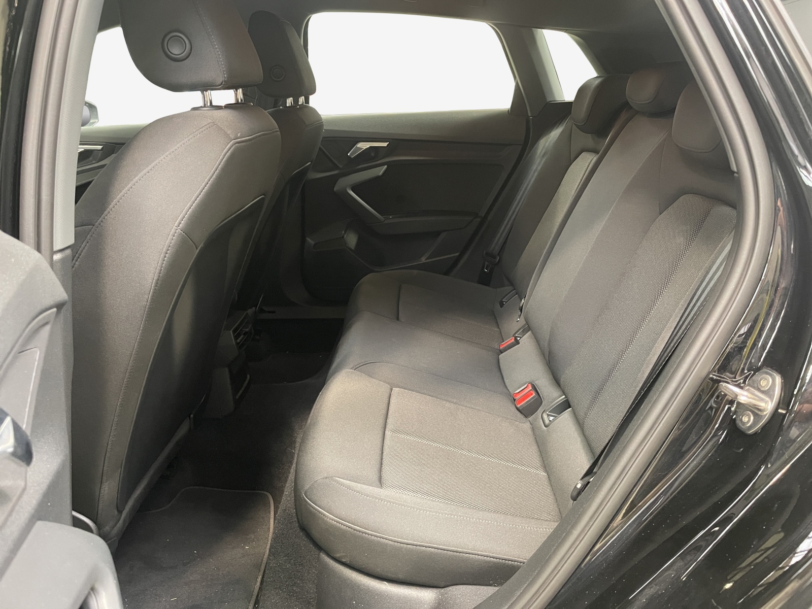 AUDI A3 Sportback 35 TFSI Attraction S-tronic-image-11