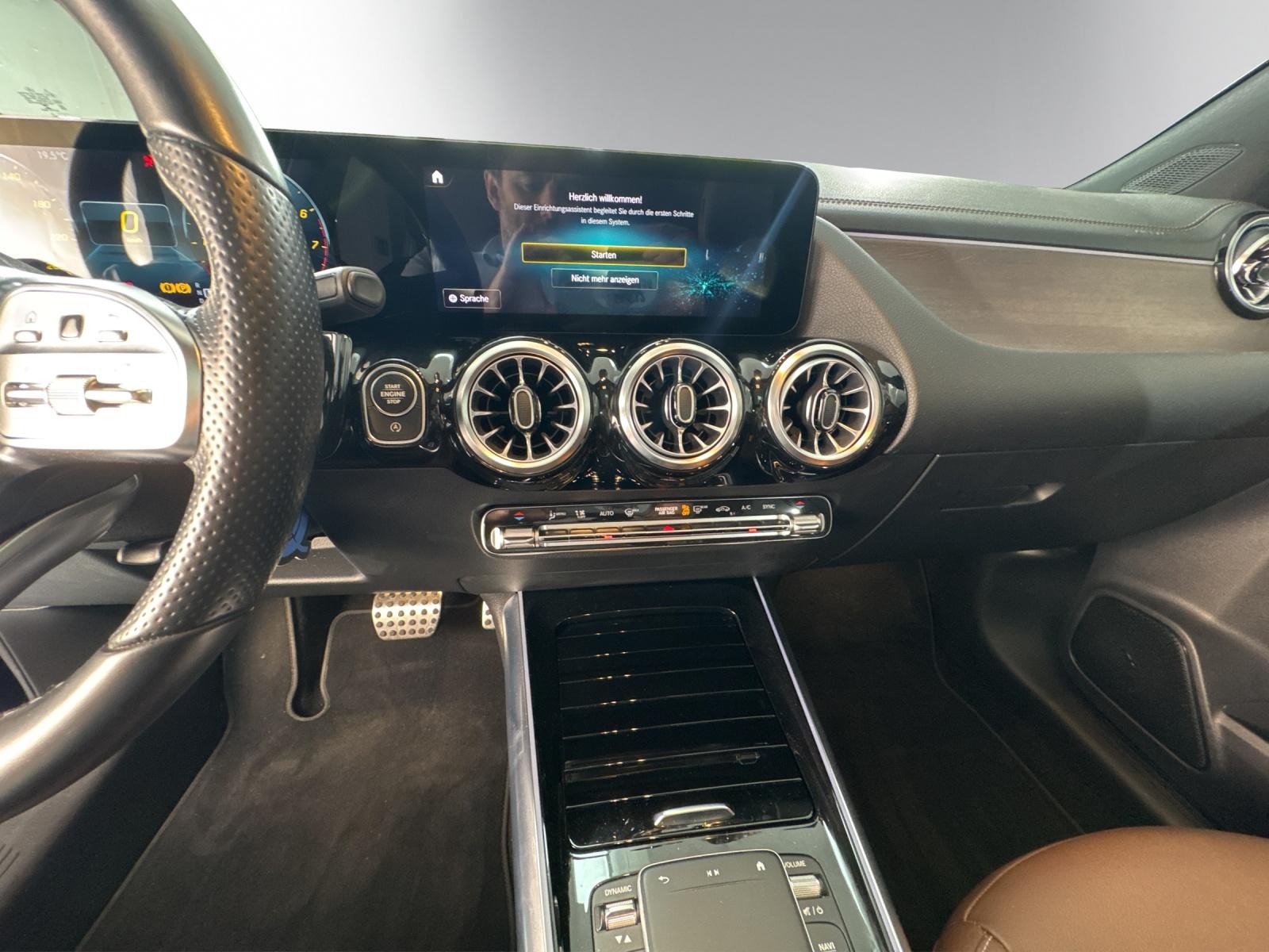 MERCEDES-BENZ GLA 250 AMG Line 4matic-image-12