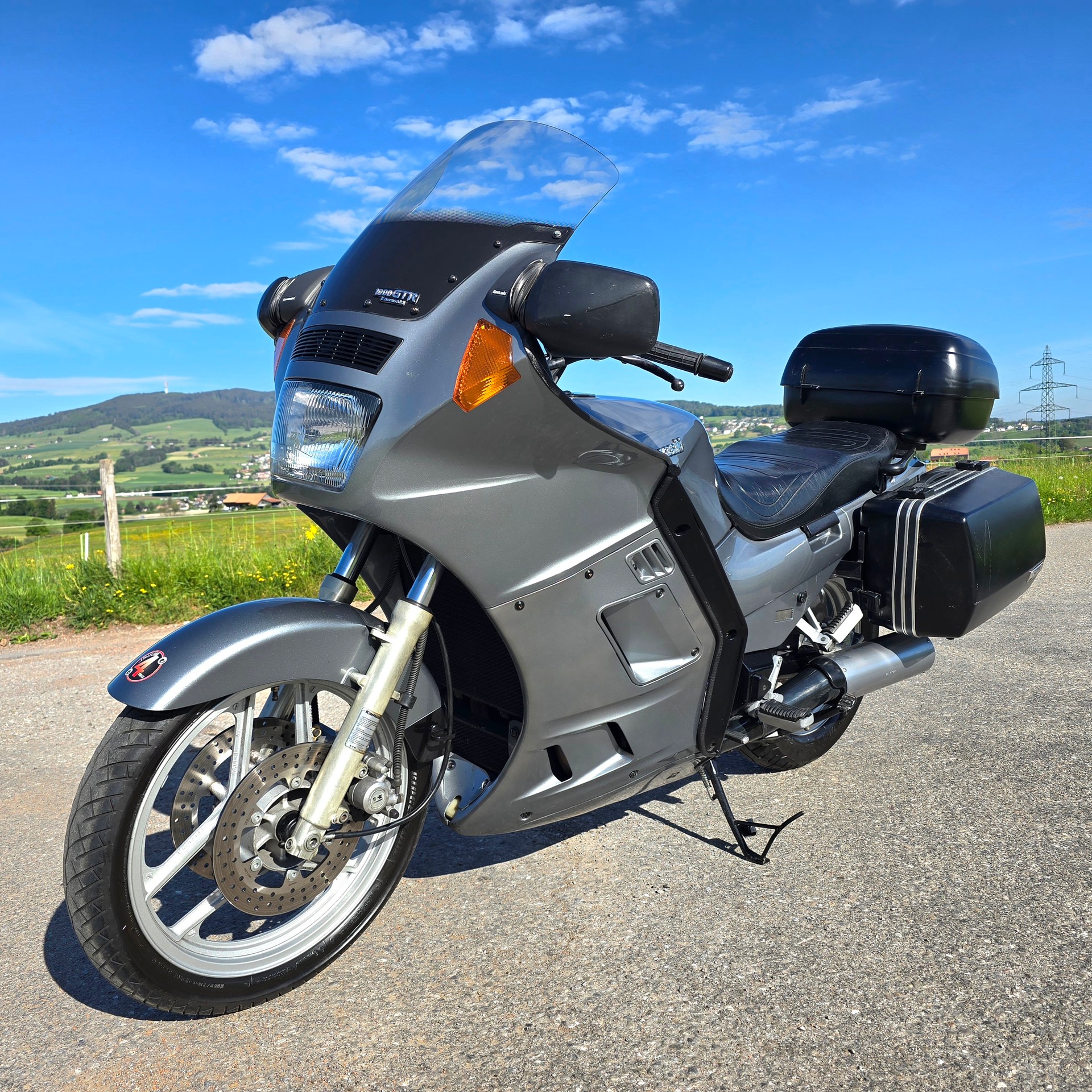KAWASAKI GTR 1000 Touring-image-3