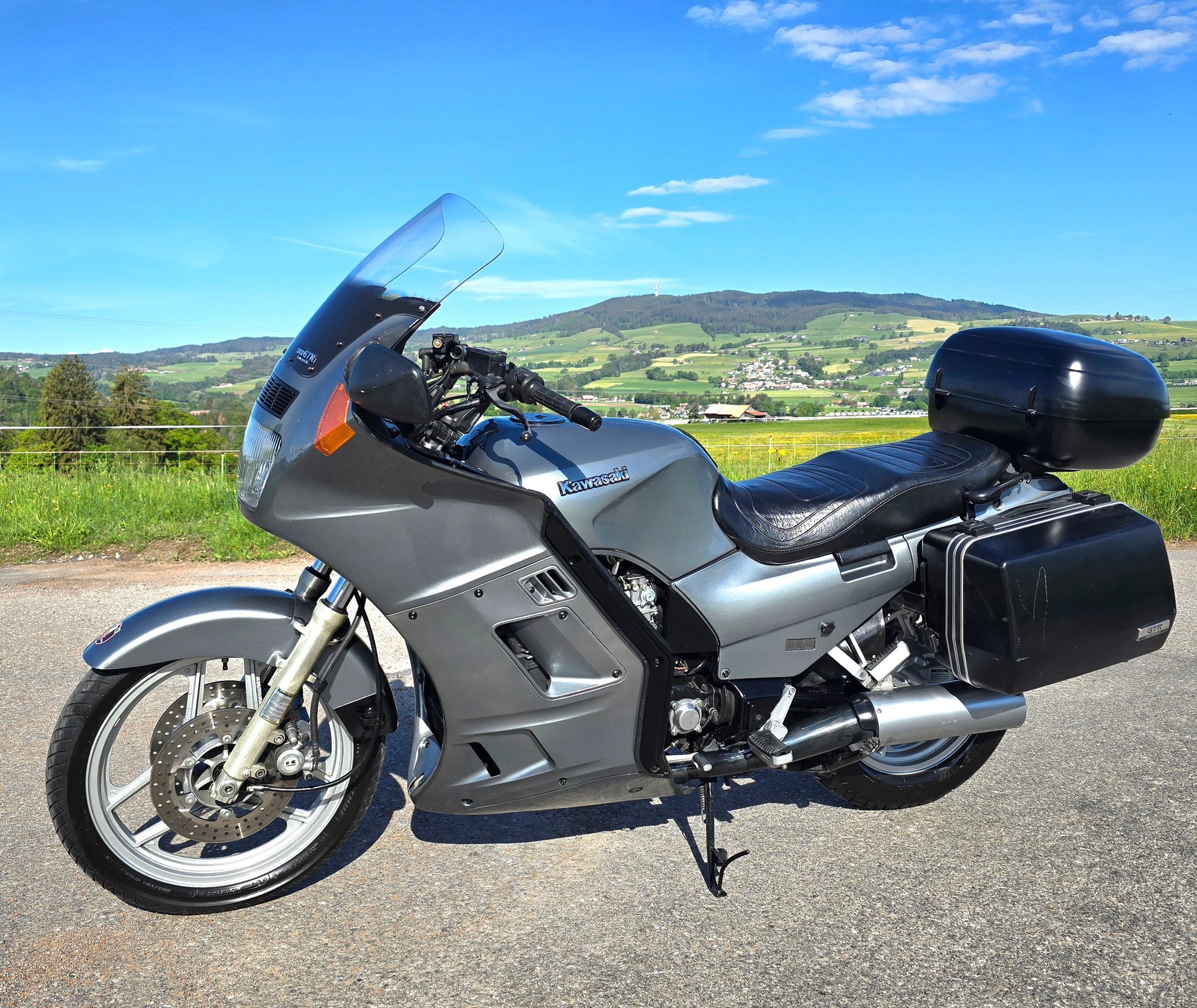 KAWASAKI GTR 1000 Touring-image-4