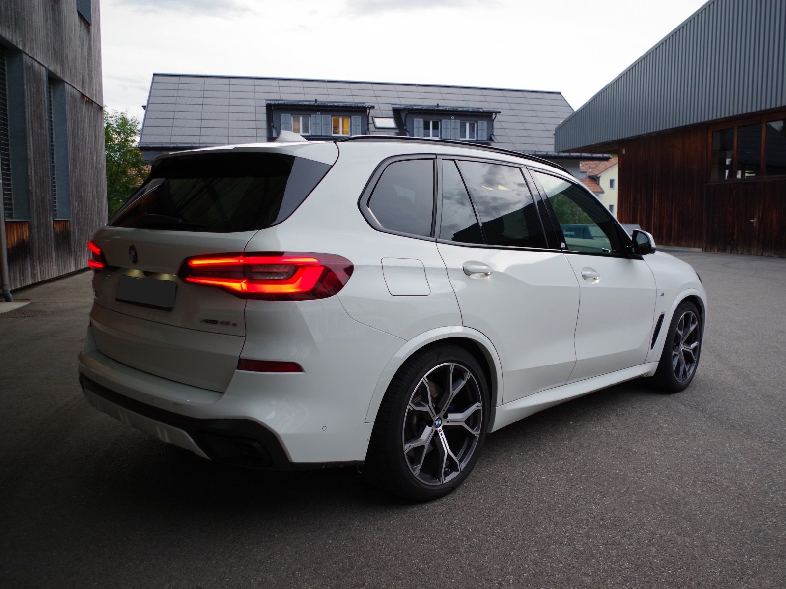 BMW X5 xDrive45e St.Moritz Limited Edition Steptronic-showroom-element-2