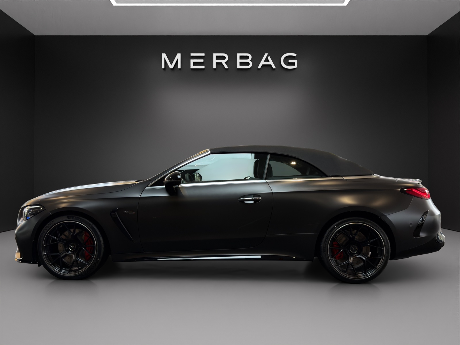 MERCEDES-BENZ CLE AMG 53 Cabrio 4Matic+ 9G-Tronic-image-5