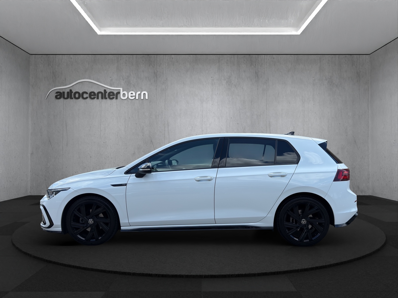 VW Golf 1.5 eTSI mHEV ACT R-Line DSG-image-3
