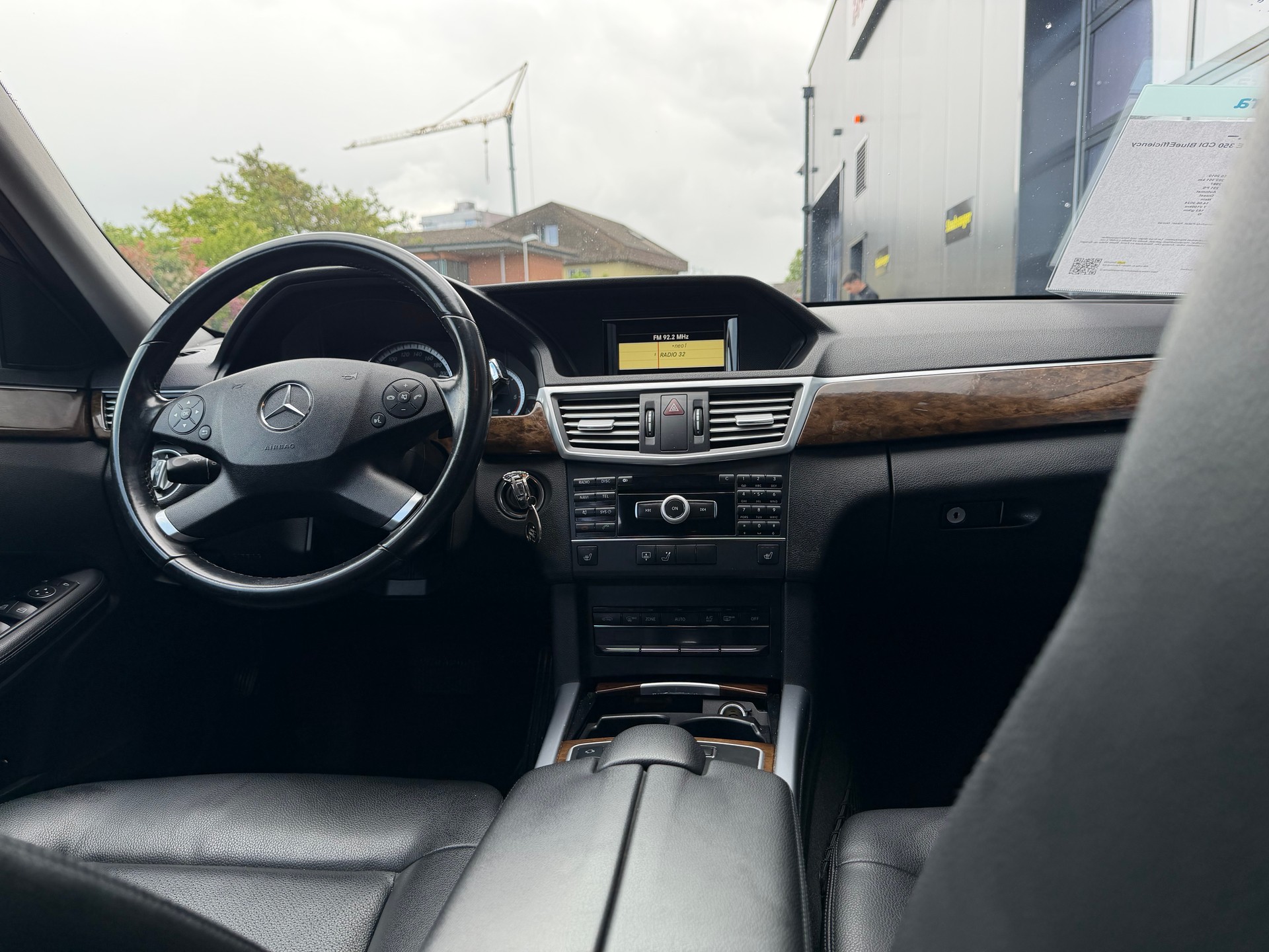 MERCEDES-BENZ E 350 CDI BlueEfficiency 4Matic 7G-Tronic-image-11