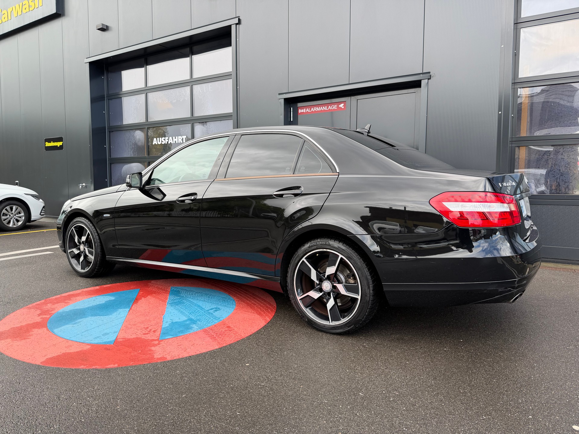 MERCEDES-BENZ E 350 CDI BlueEfficiency 4Matic 7G-Tronic-image-4
