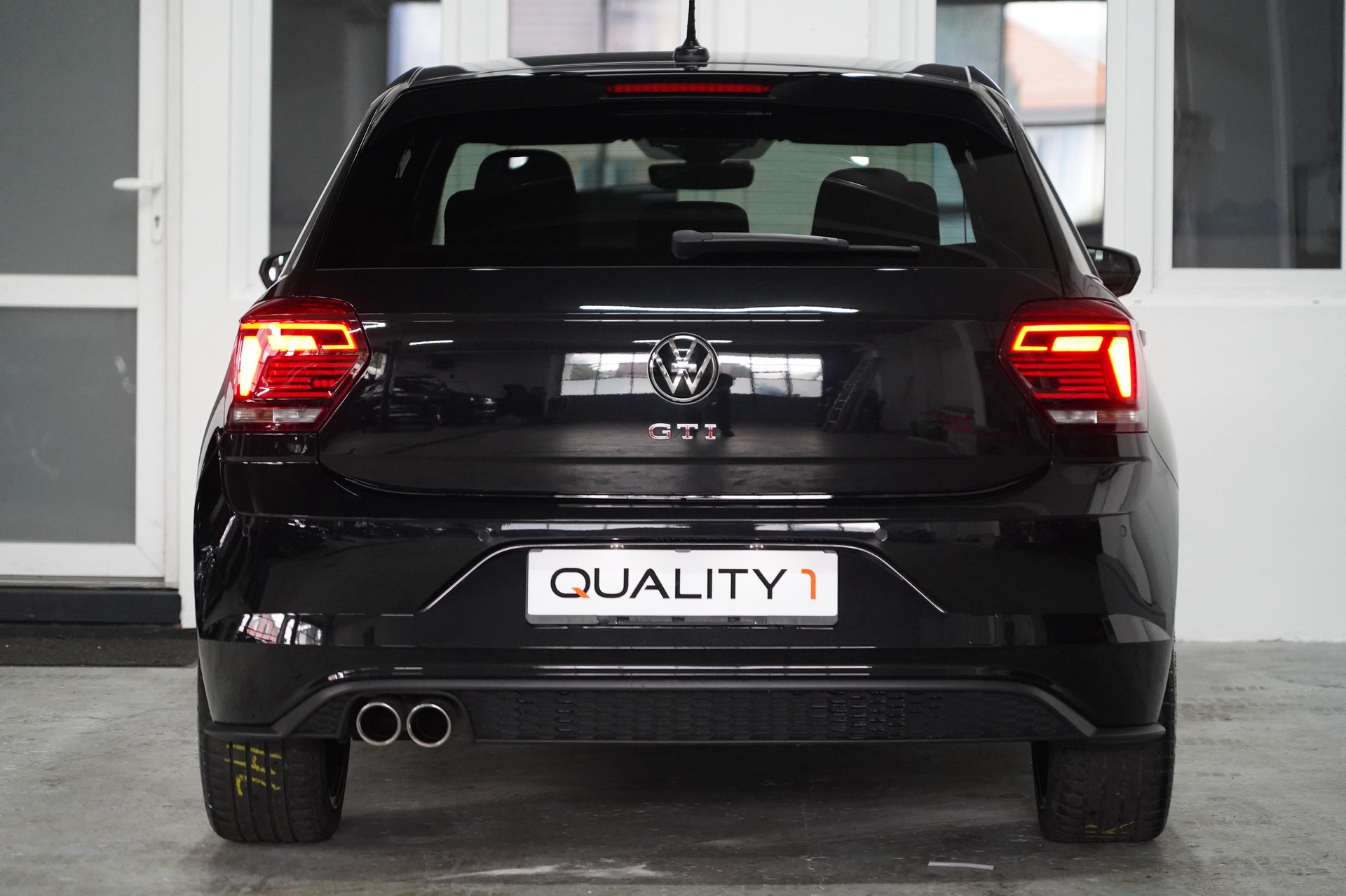 VW Polo 2.0 TSI GTI DSG-image-6