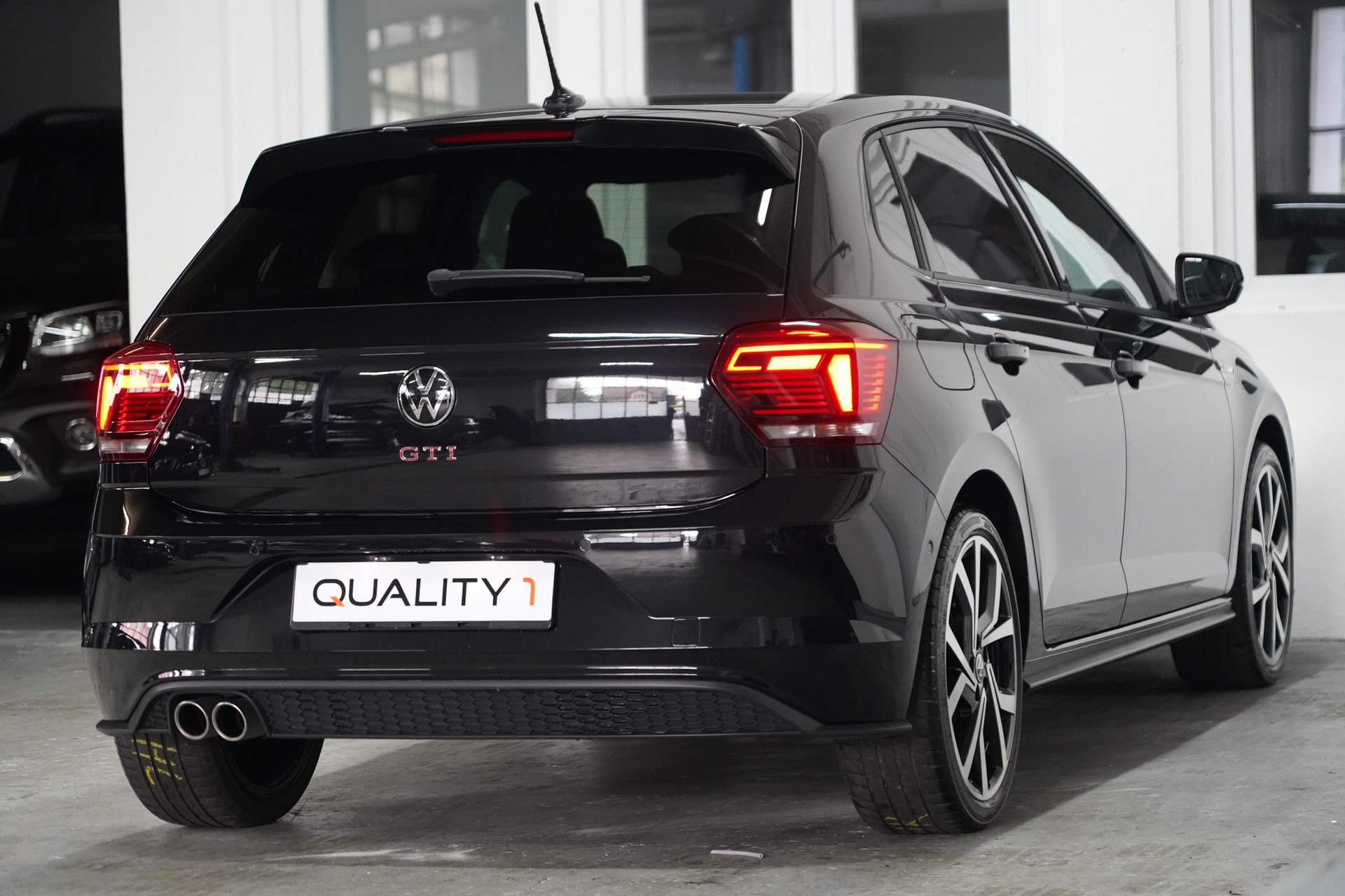 VW Polo 2.0 TSI GTI DSG-image-7