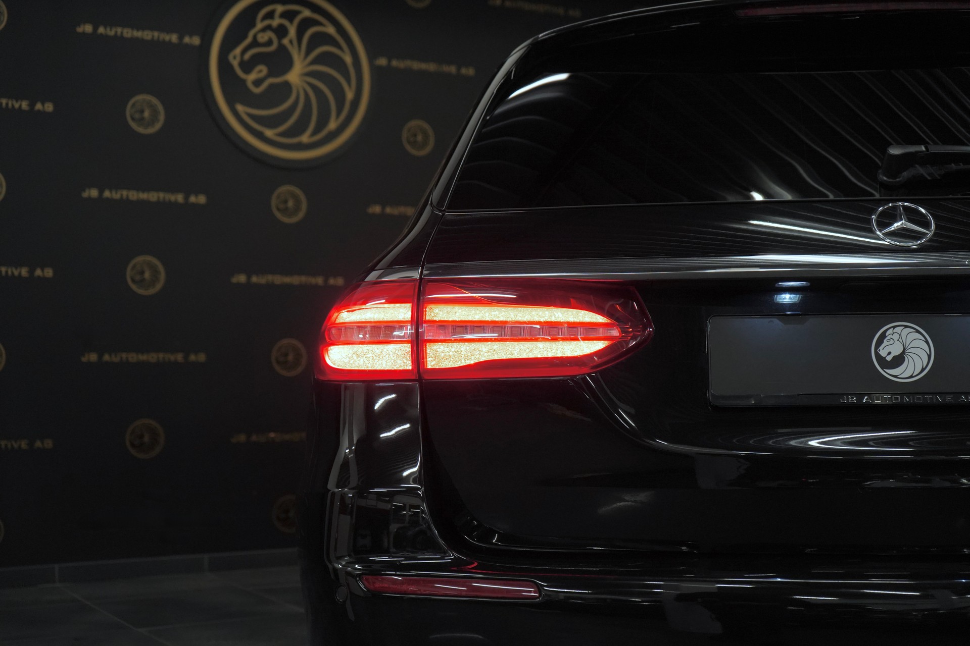 MERCEDES-BENZ E 43 AMG 4 Matic 9G-Tronic-image-13