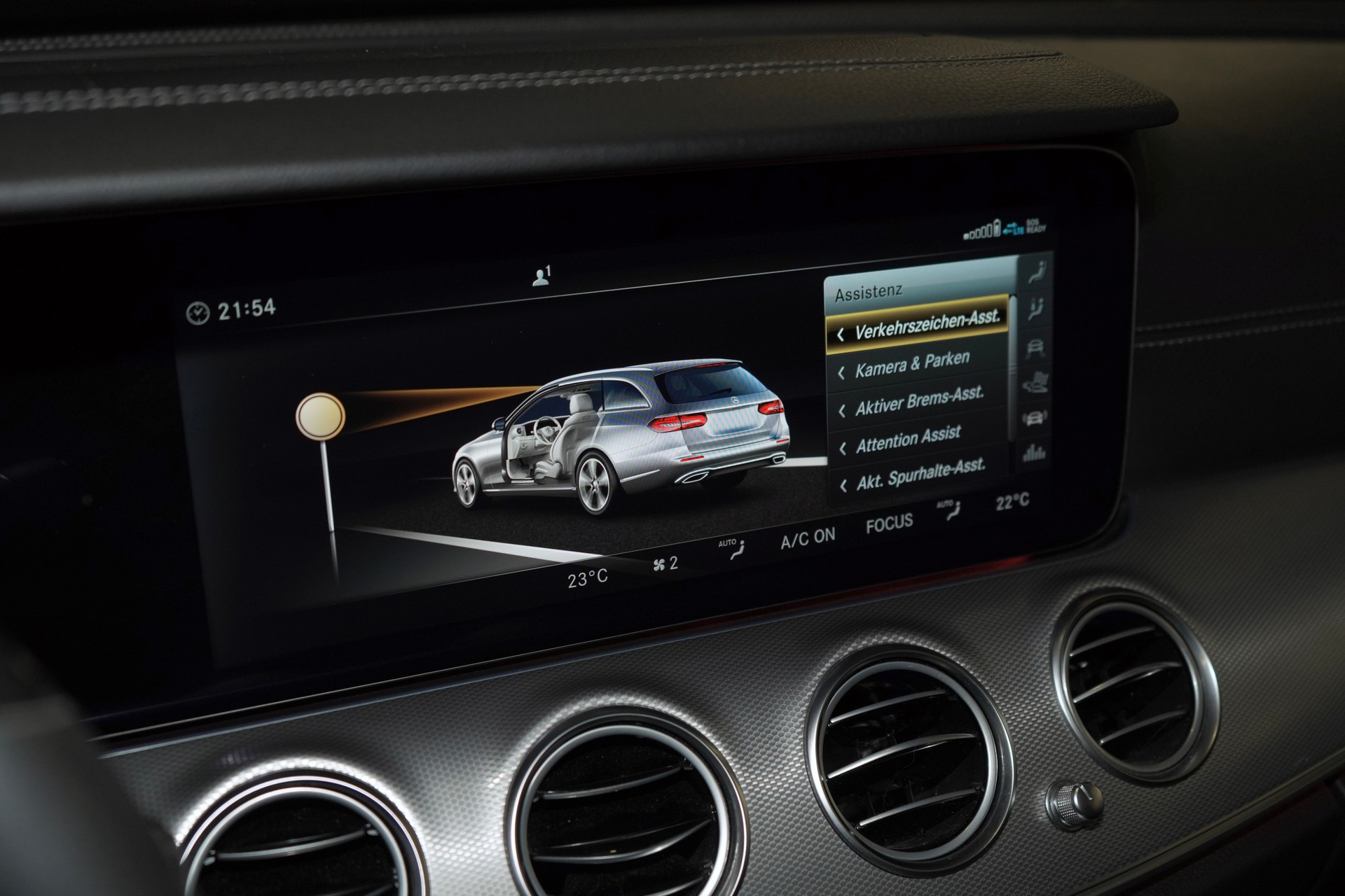 MERCEDES-BENZ E 43 AMG 4 Matic 9G-Tronic-image-9