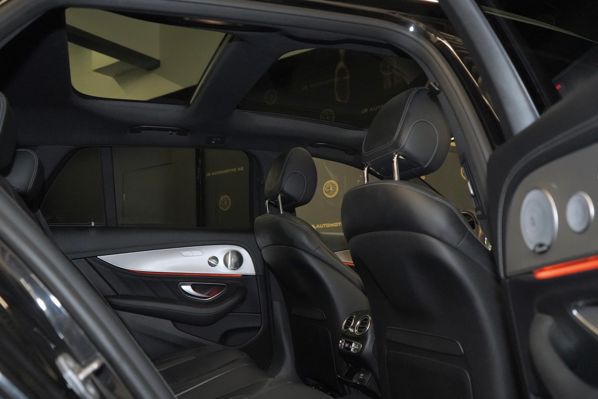 MERCEDES-BENZ E 43 AMG 4 Matic 9G-Tronic-image-11