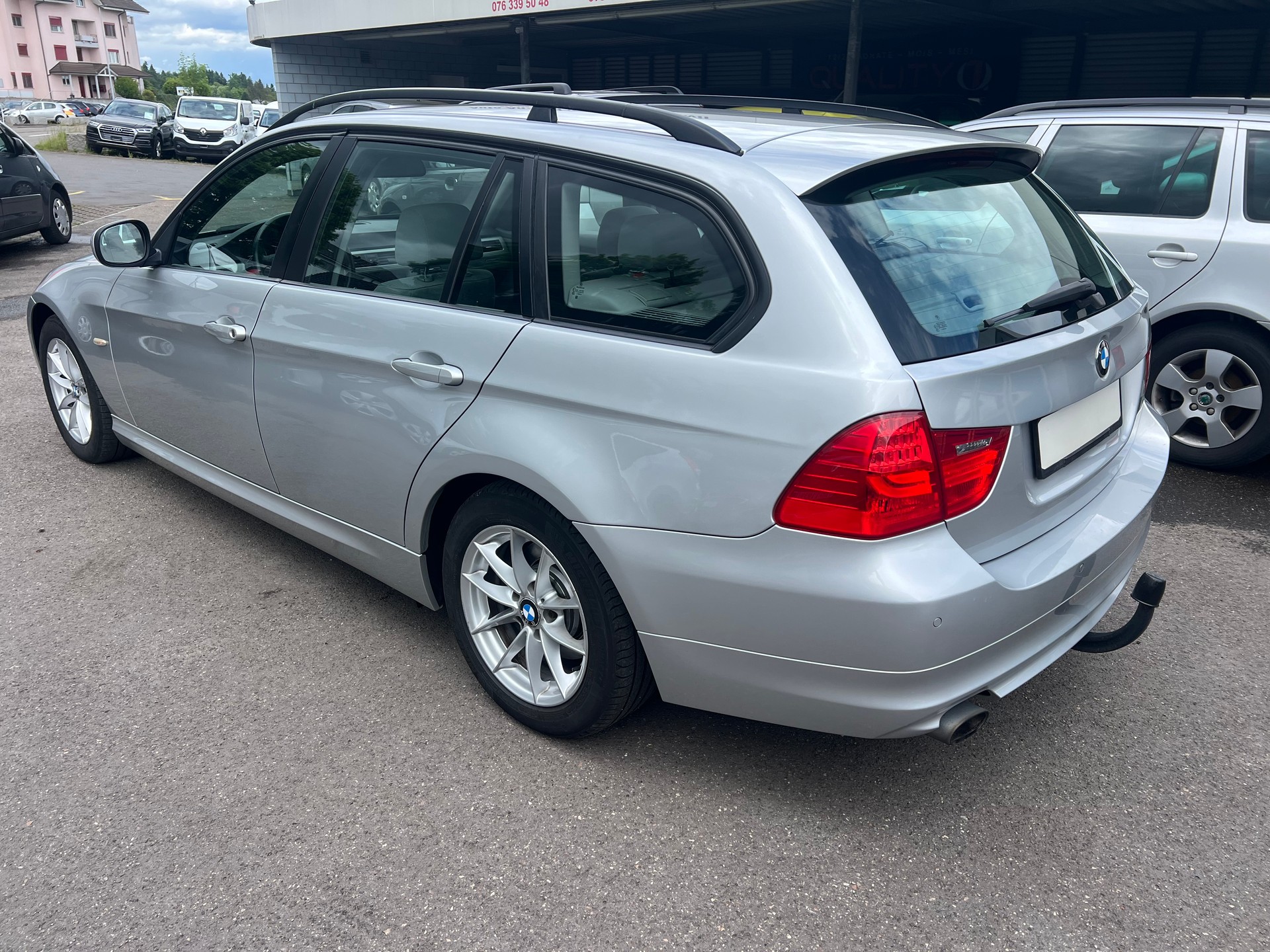 BMW 320d xDrive Touring Steptronic-image-5