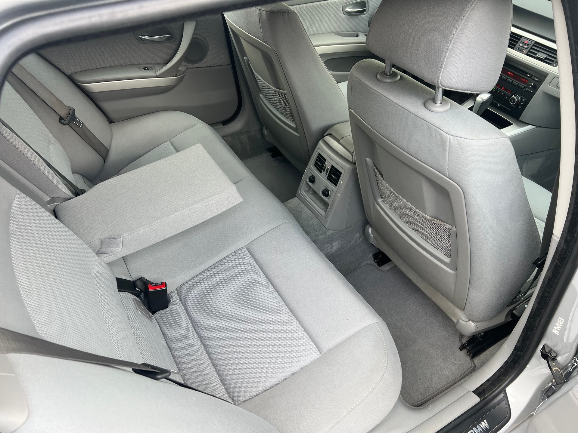 BMW 320d xDrive Touring Steptronic-image-10