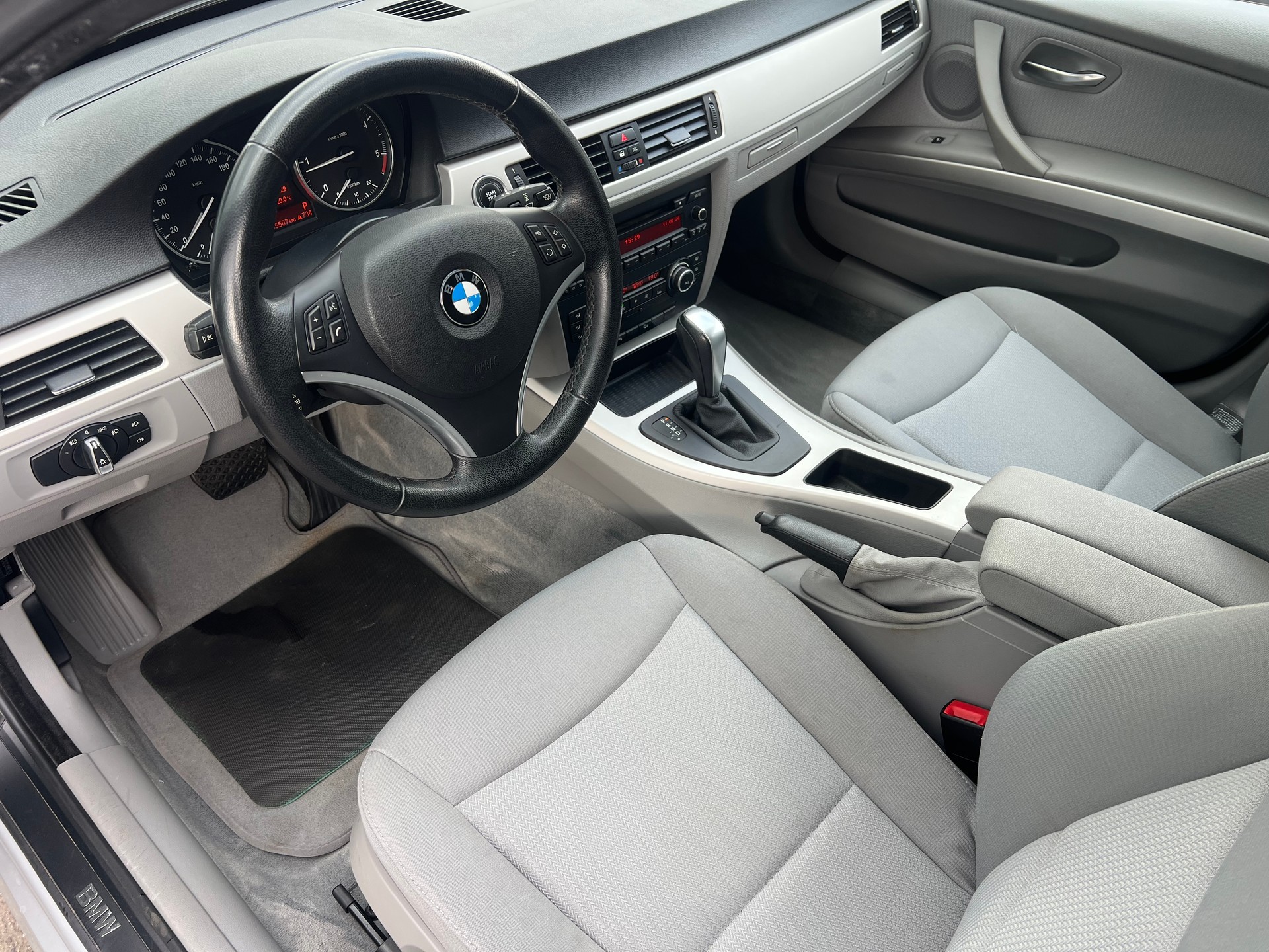 BMW 320d xDrive Touring Steptronic-image-7