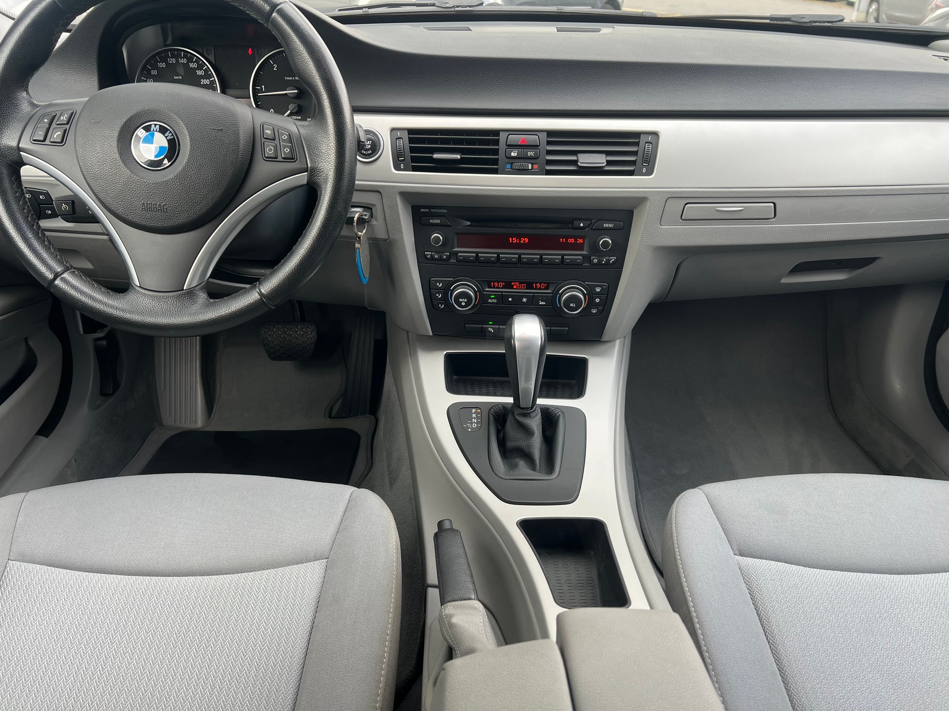 BMW 320d xDrive Touring Steptronic-image-6