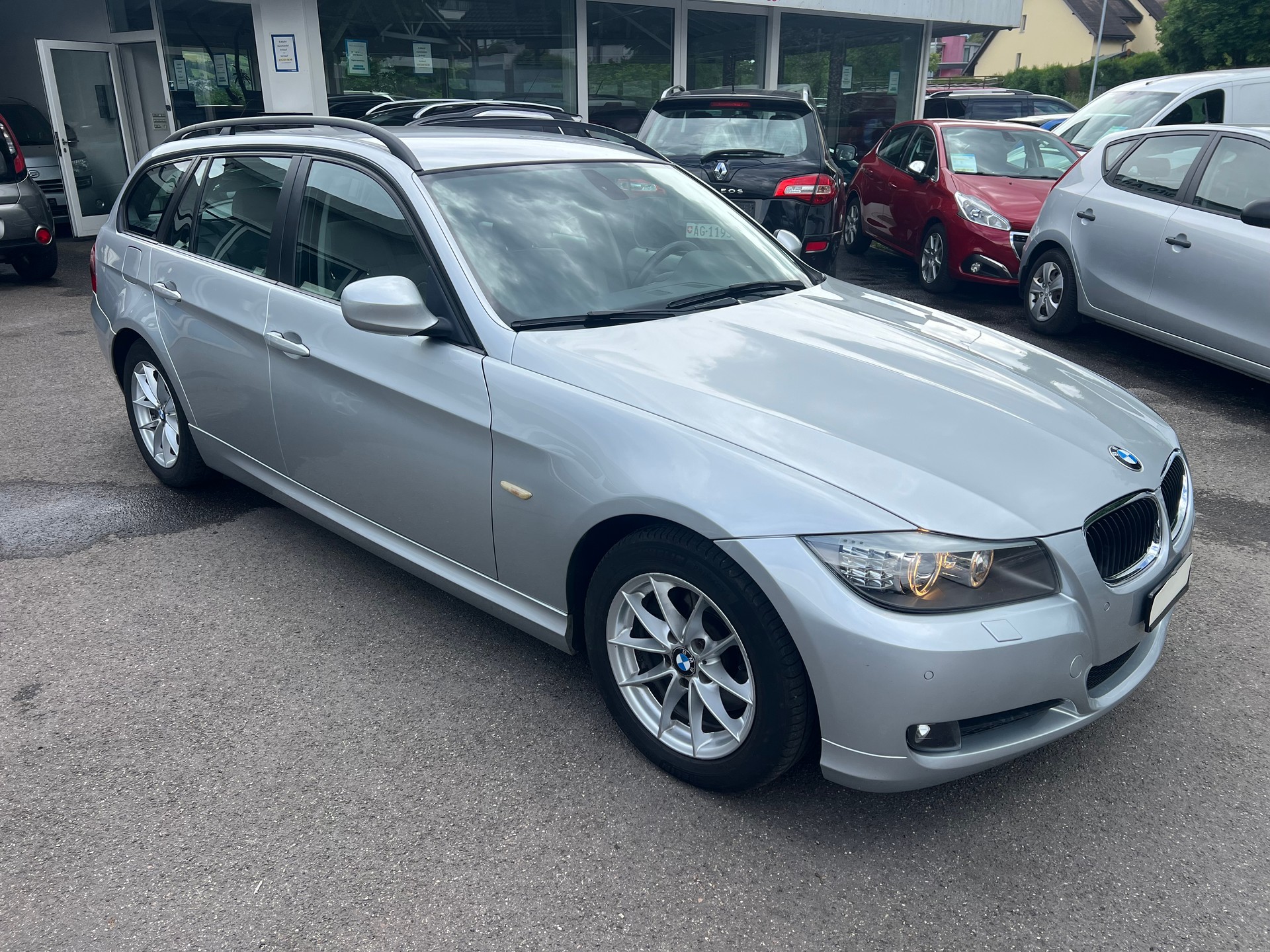 BMW 320d xDrive Touring Steptronic-image-2