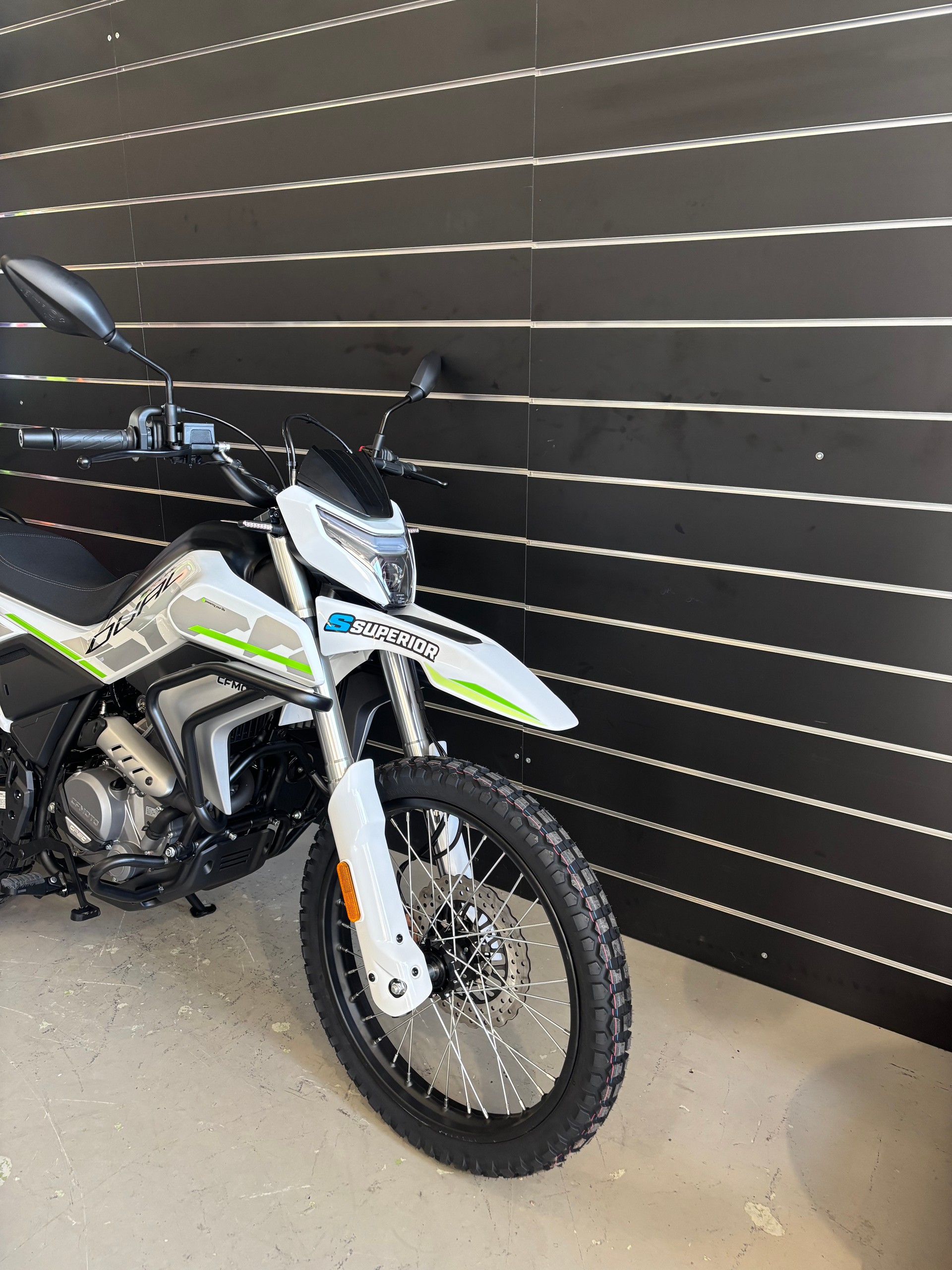 CF MOTO 250 Dual-showroom-element-2