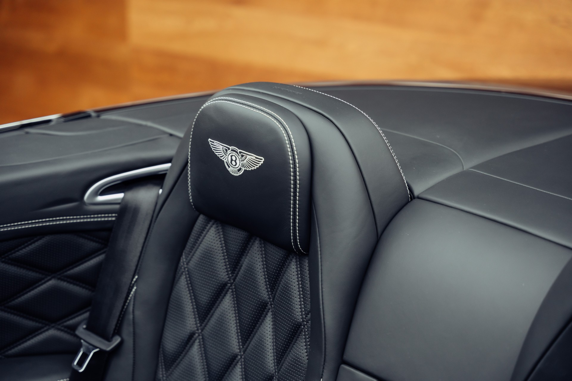 BENTLEY Continental GTC 4.0 V8 S-image-10