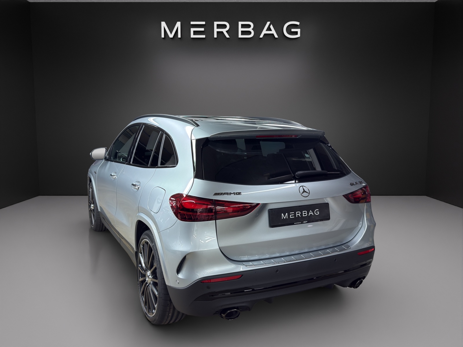MERCEDES-BENZ GLA AMG 35 4Matic 8G-DCT-image-2