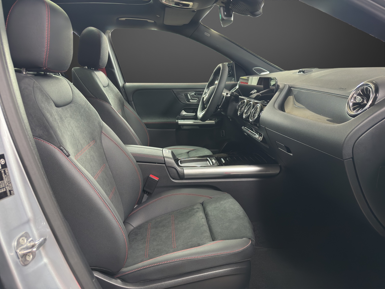 MERCEDES-BENZ GLA AMG 35 4Matic 8G-DCT-image-11