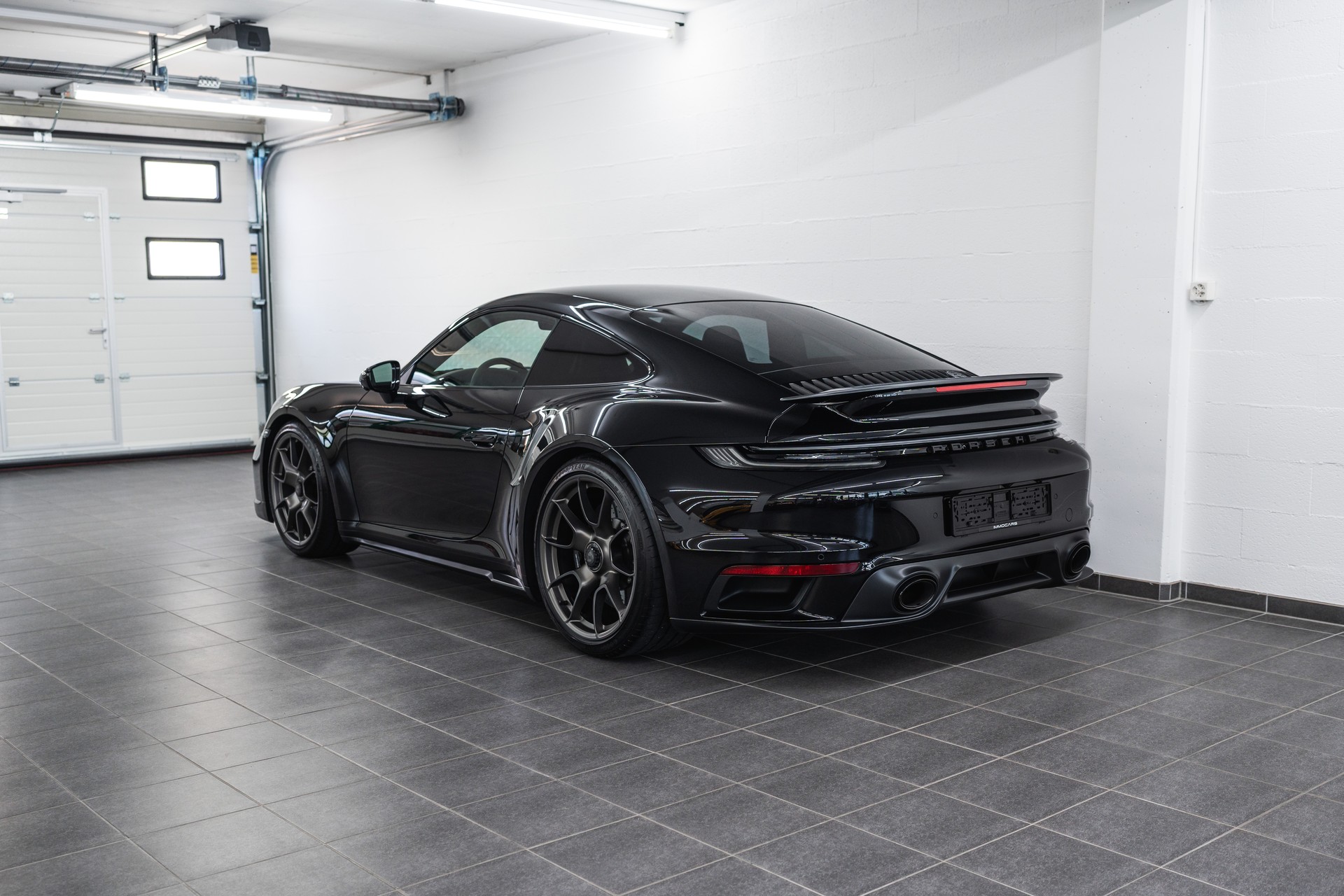 PORSCHE 911 Turbo 50 Jahre-image-4