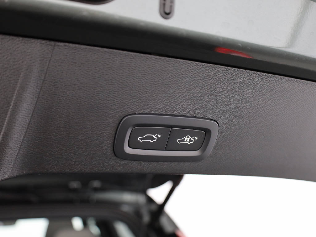 VOLVO EX40 Twin Ultra AWD XCENTRIC-image-17