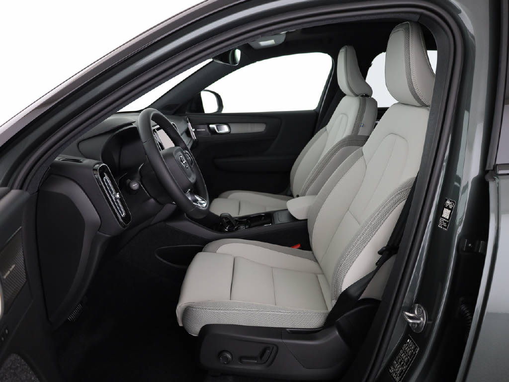 VOLVO EX40 Twin Ultra AWD XCENTRIC-image-22