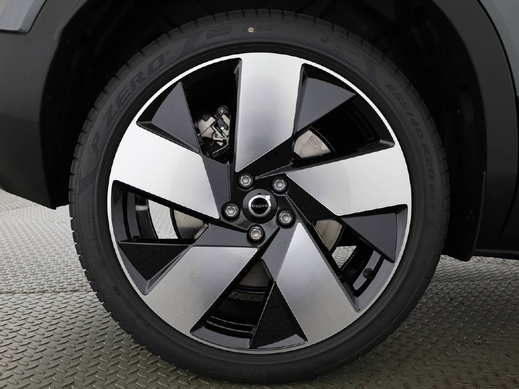 VOLVO EX40 Twin Ultra AWD XCENTRIC-image-24