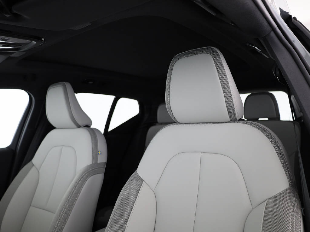 VOLVO EX40 Twin Ultra AWD XCENTRIC-image-21