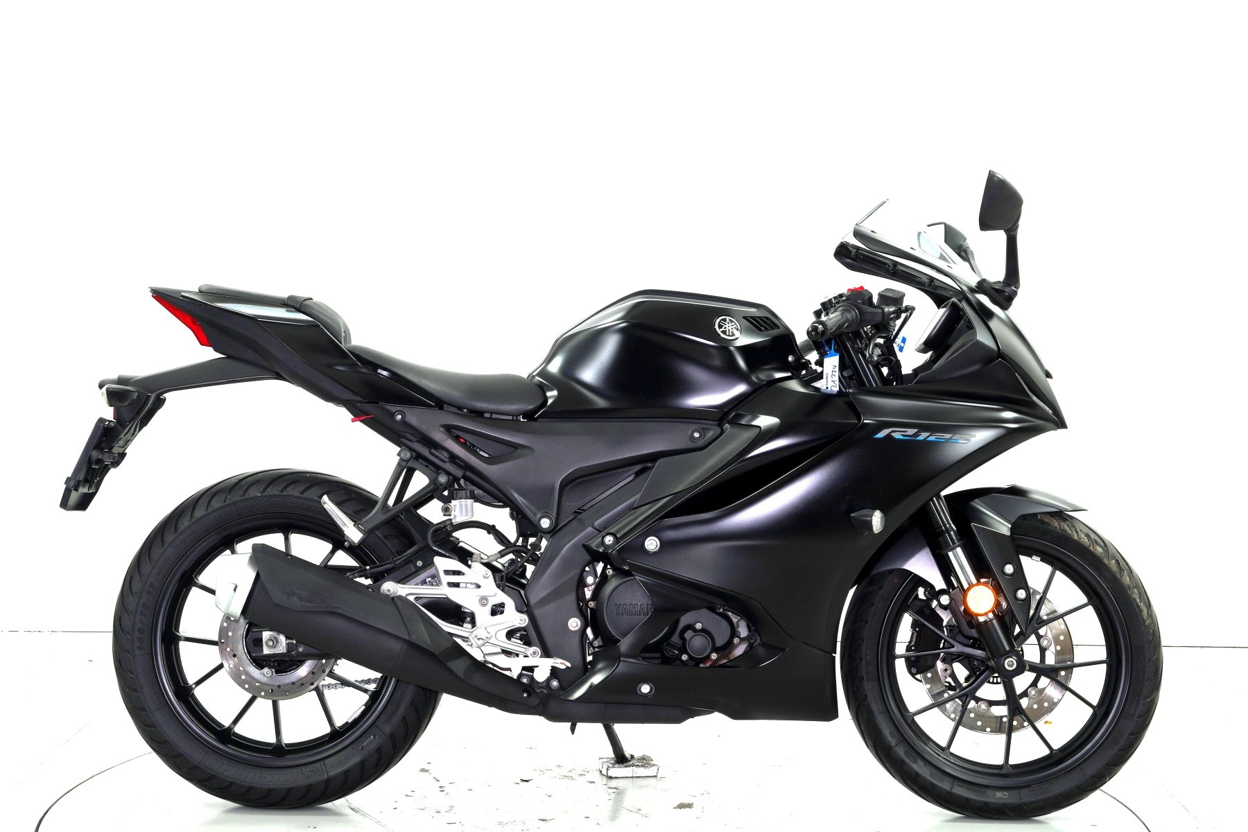 YAMAHA YZF-R125 ABS-showroom-element-3