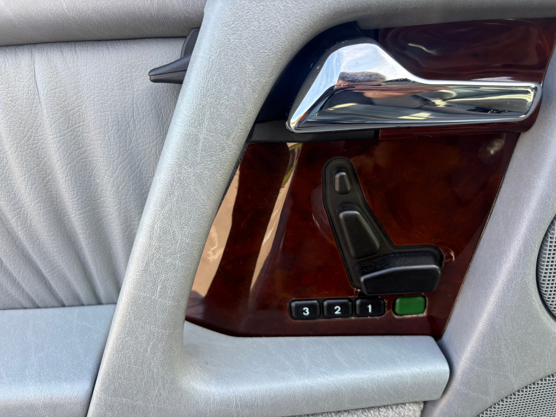 MERCEDES-BENZ SL 500 Automatic-image-15