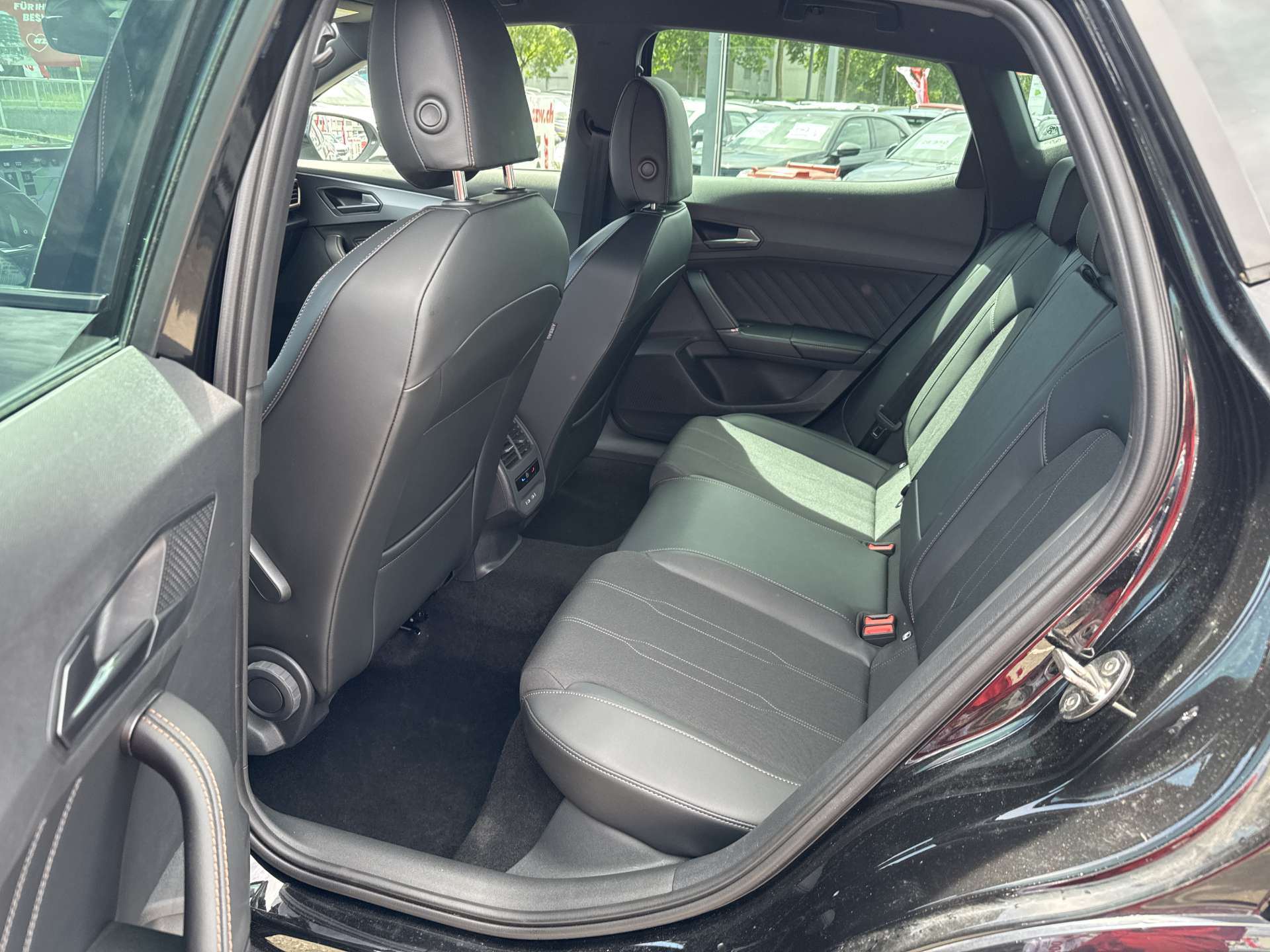 CUPRA Formentor 1.5 TSi DSG-Automat-image-6