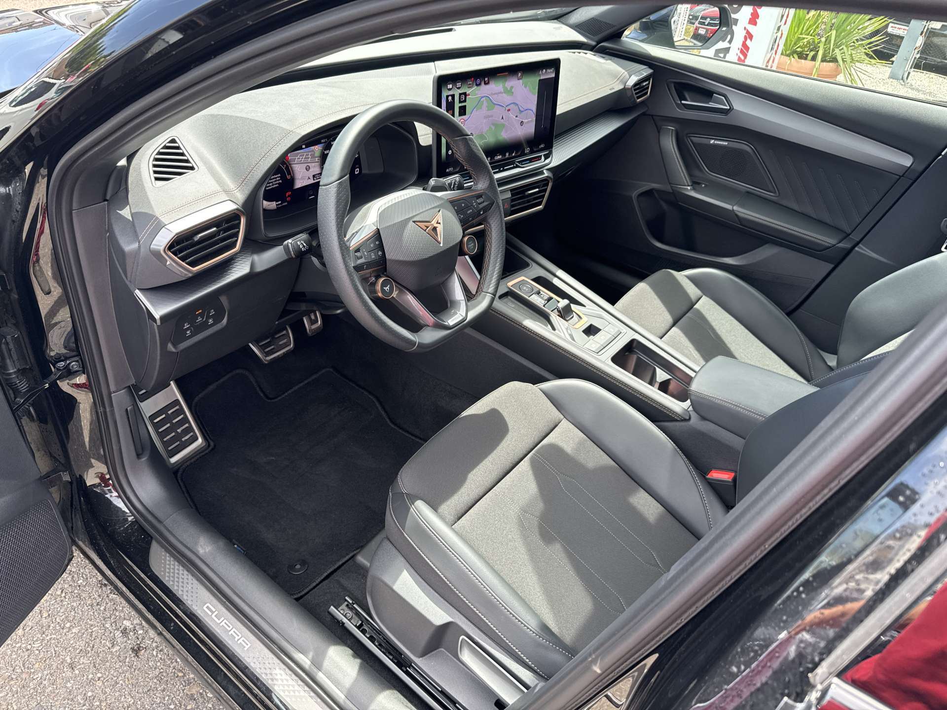 CUPRA Formentor 1.5 TSi DSG-Automat-image-5