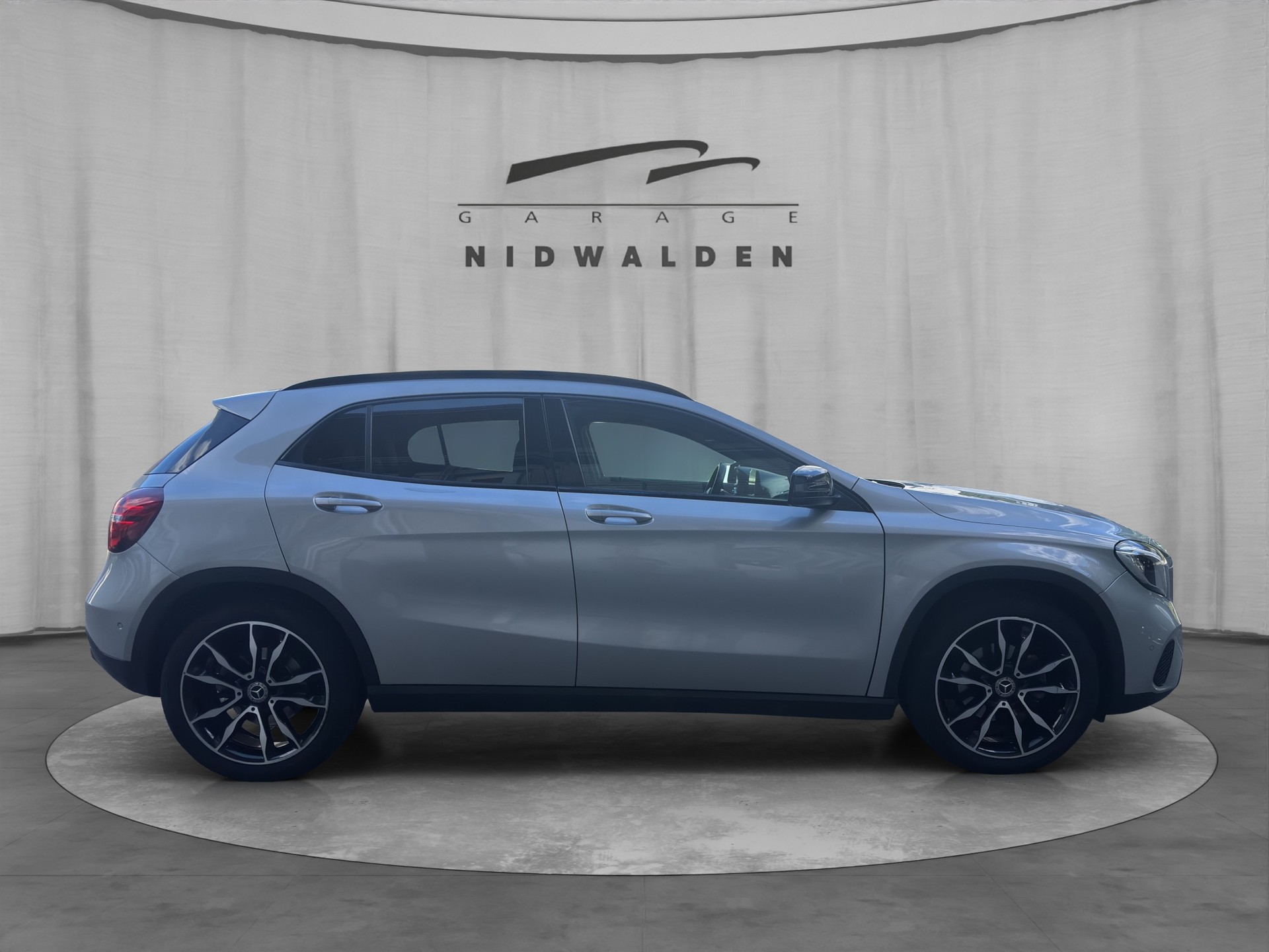 MERCEDES-BENZ GLA 220 d Urban 4Matic 7G-DCT-image-6