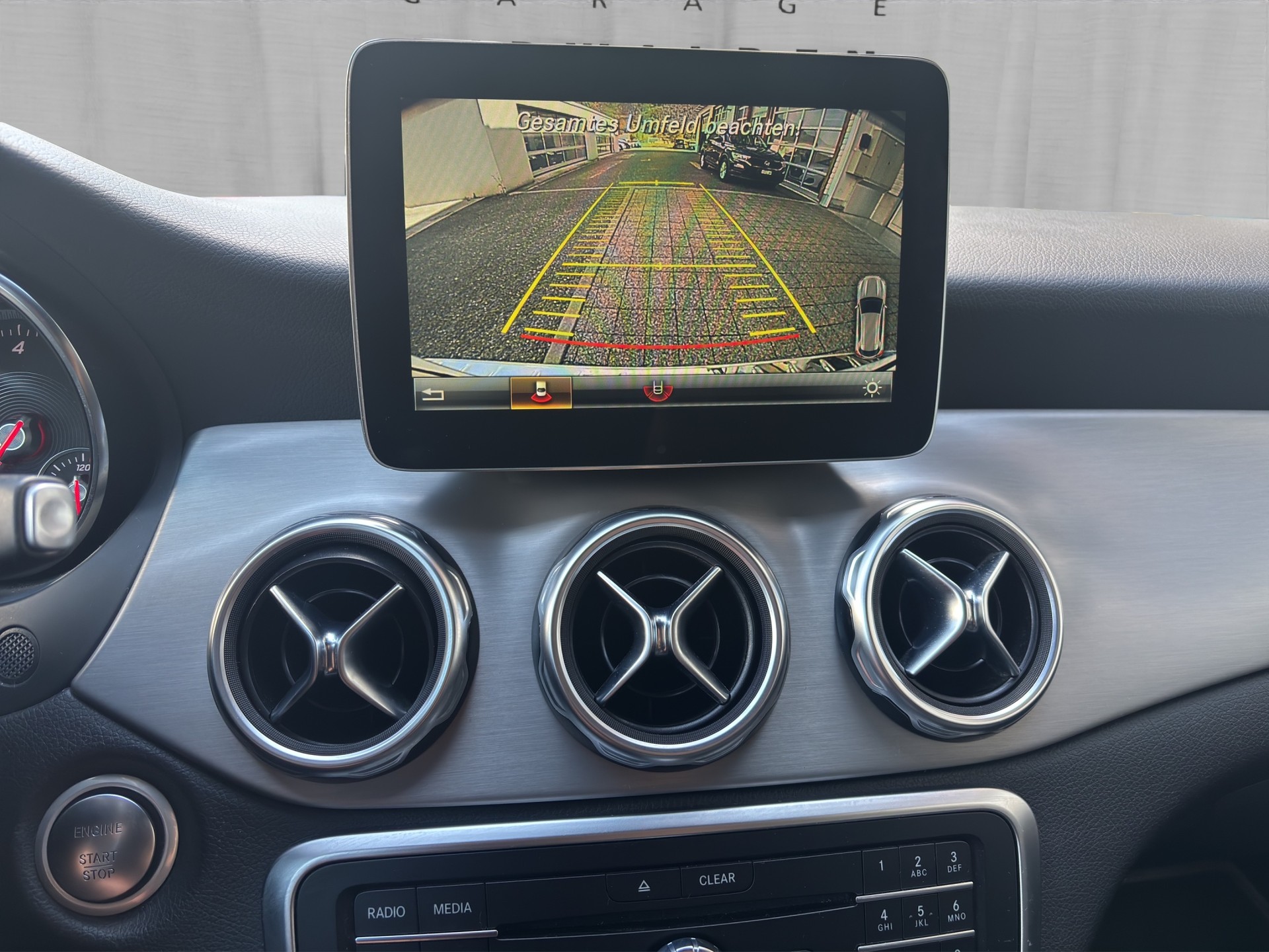MERCEDES-BENZ GLA 220 d Urban 4Matic 7G-DCT-image-14