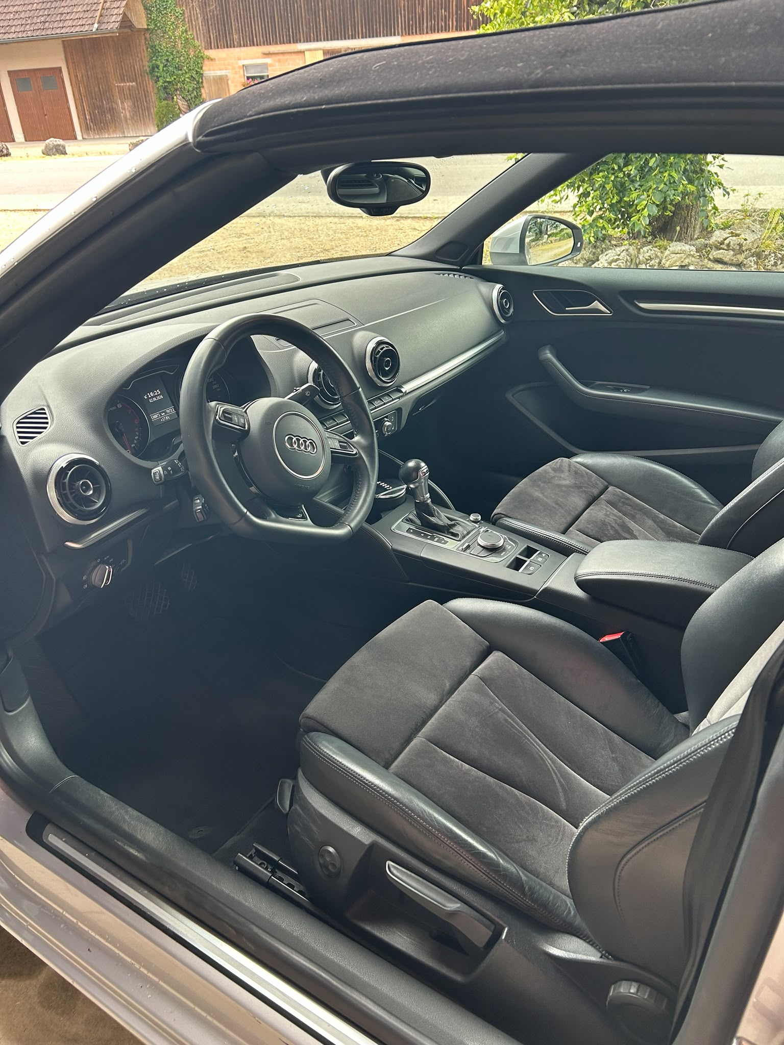 AUDI 1.8 T FSI Ambition S-Tronic-image-3